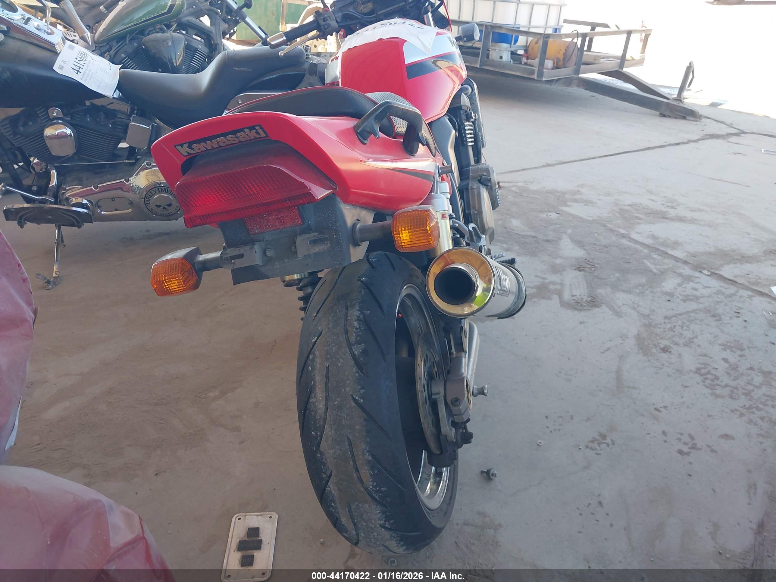 KAWASAKI ZR1200 image 6