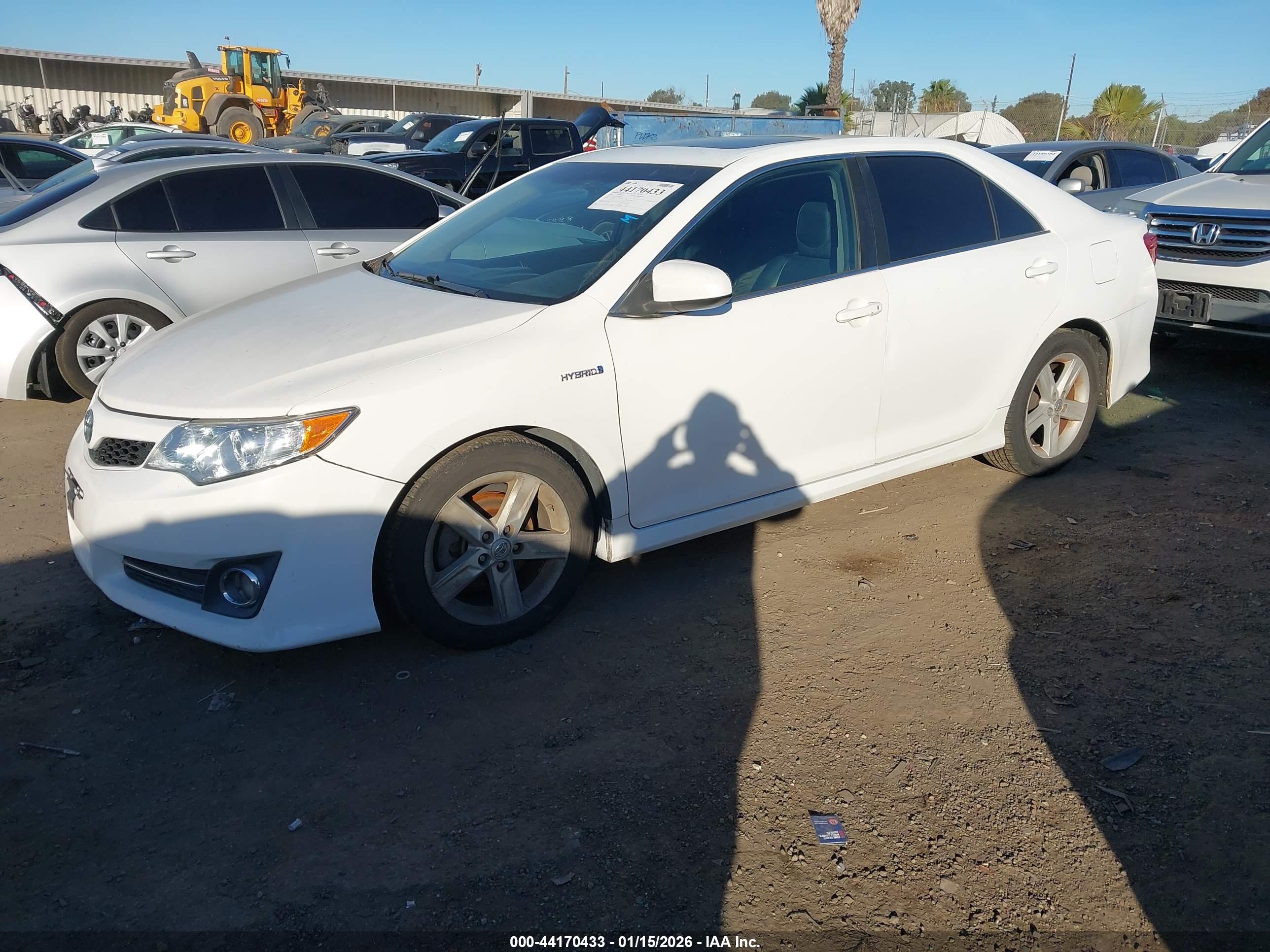 TOYOTA CAMRY image 2
