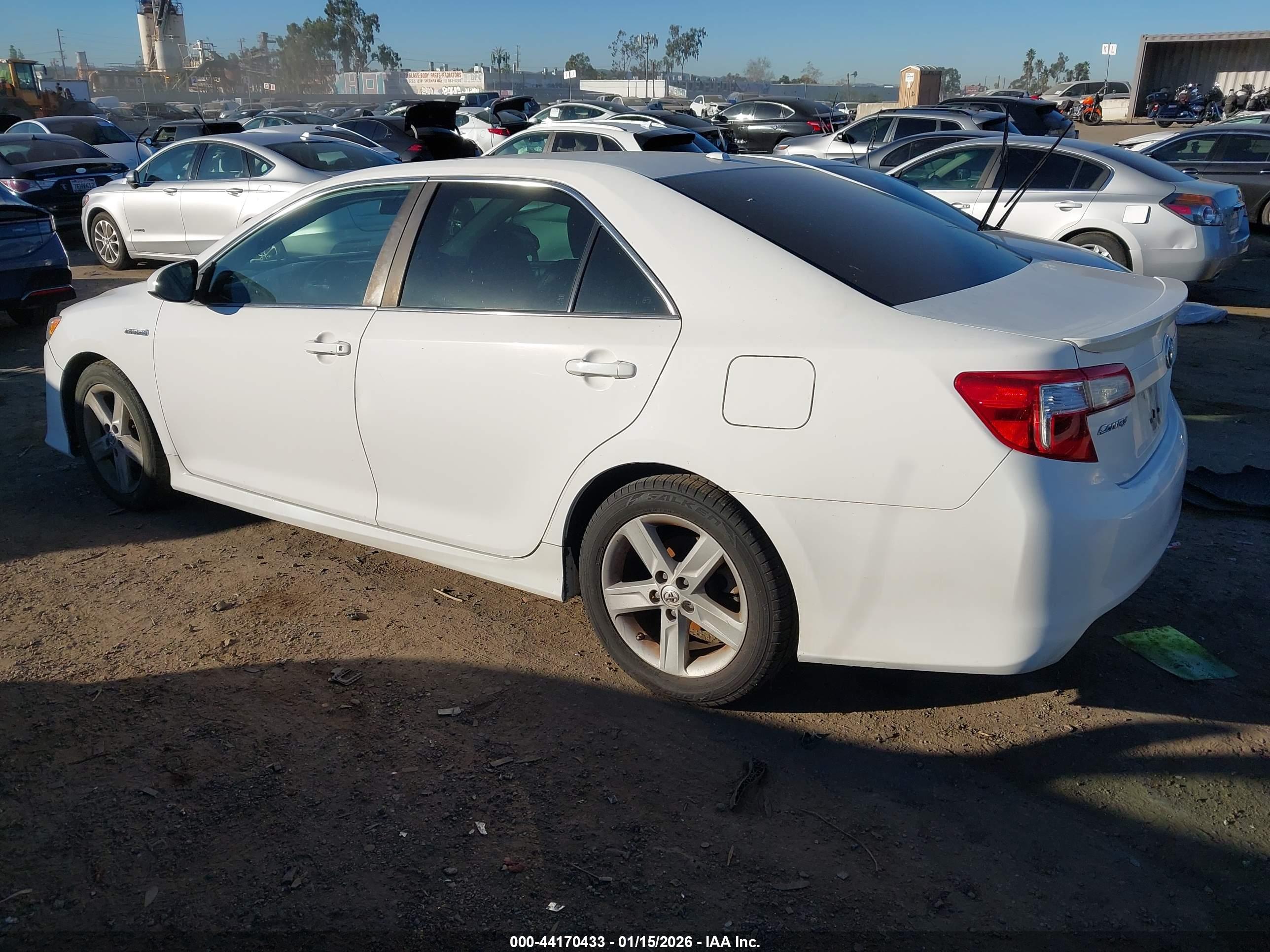 TOYOTA CAMRY image 3
