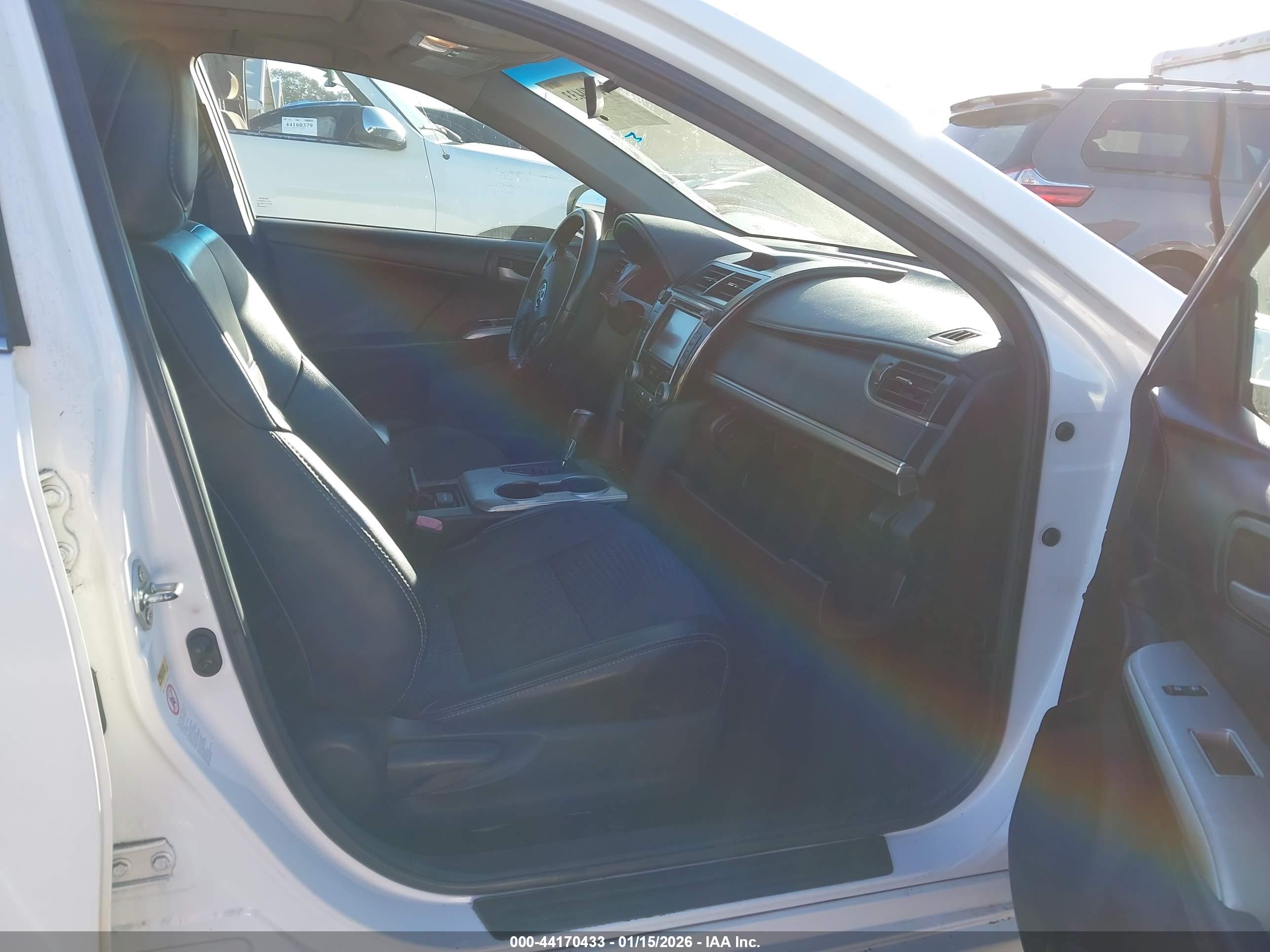TOYOTA CAMRY image 5