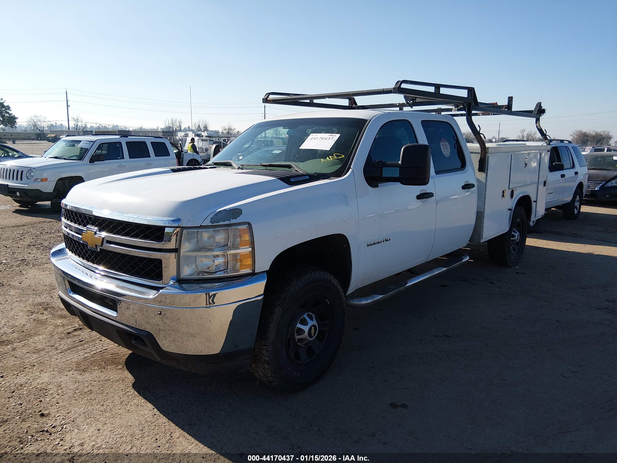 CHEVROLET SILVERADO image 2