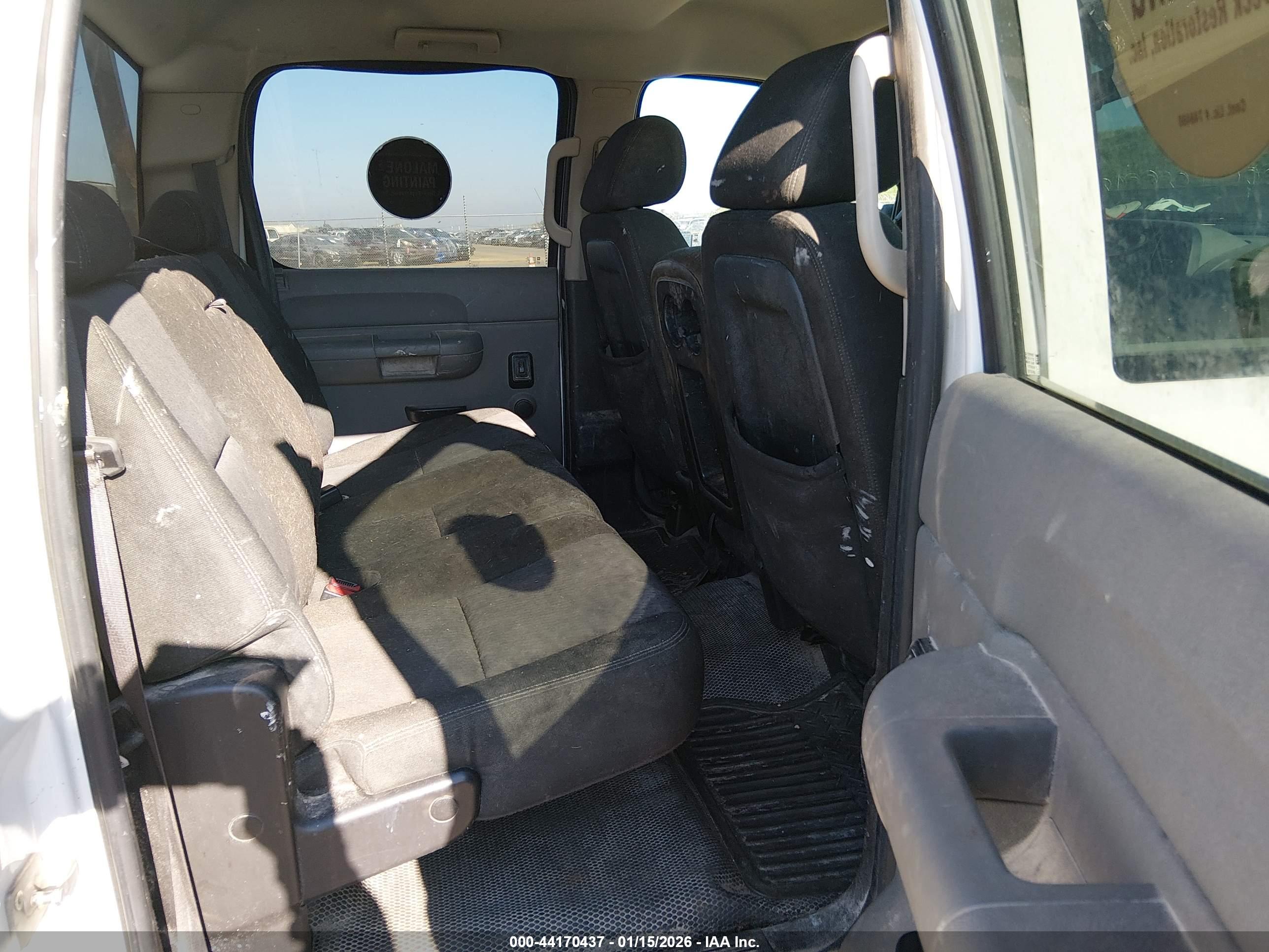 CHEVROLET SILVERADO image 8