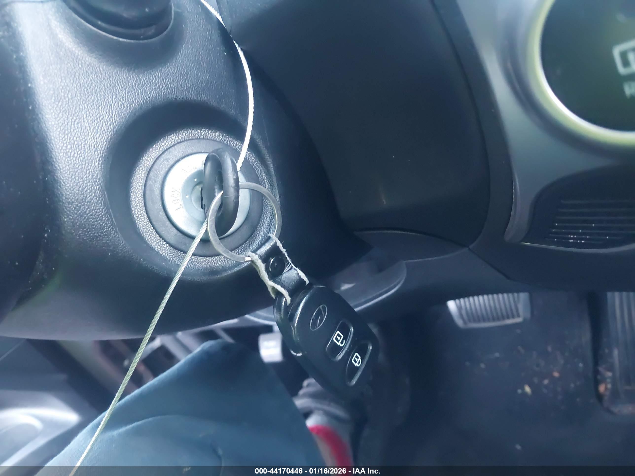 HYUNDAI TUCSON image 11