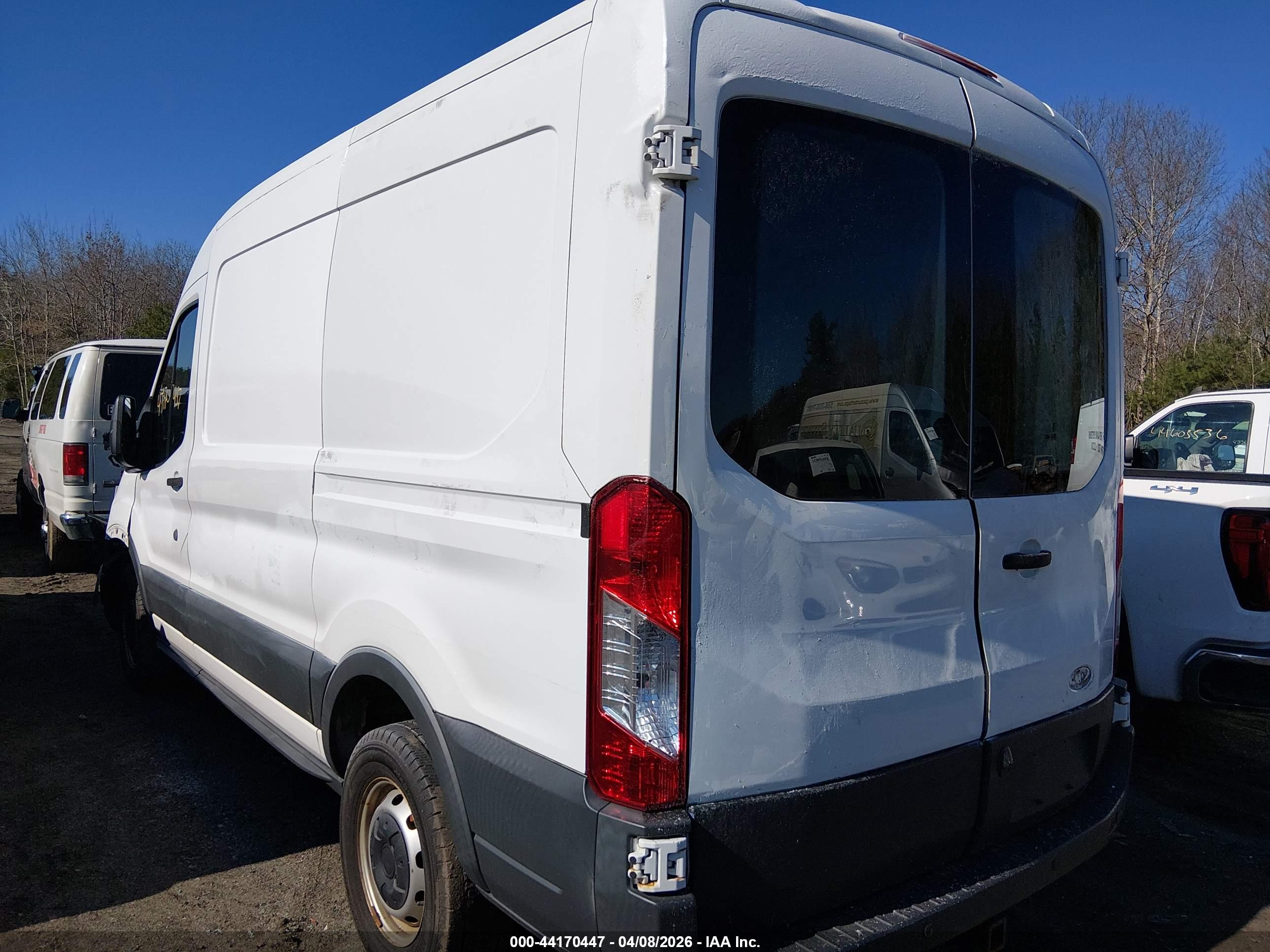FORD TRANSIT-250 image 3
