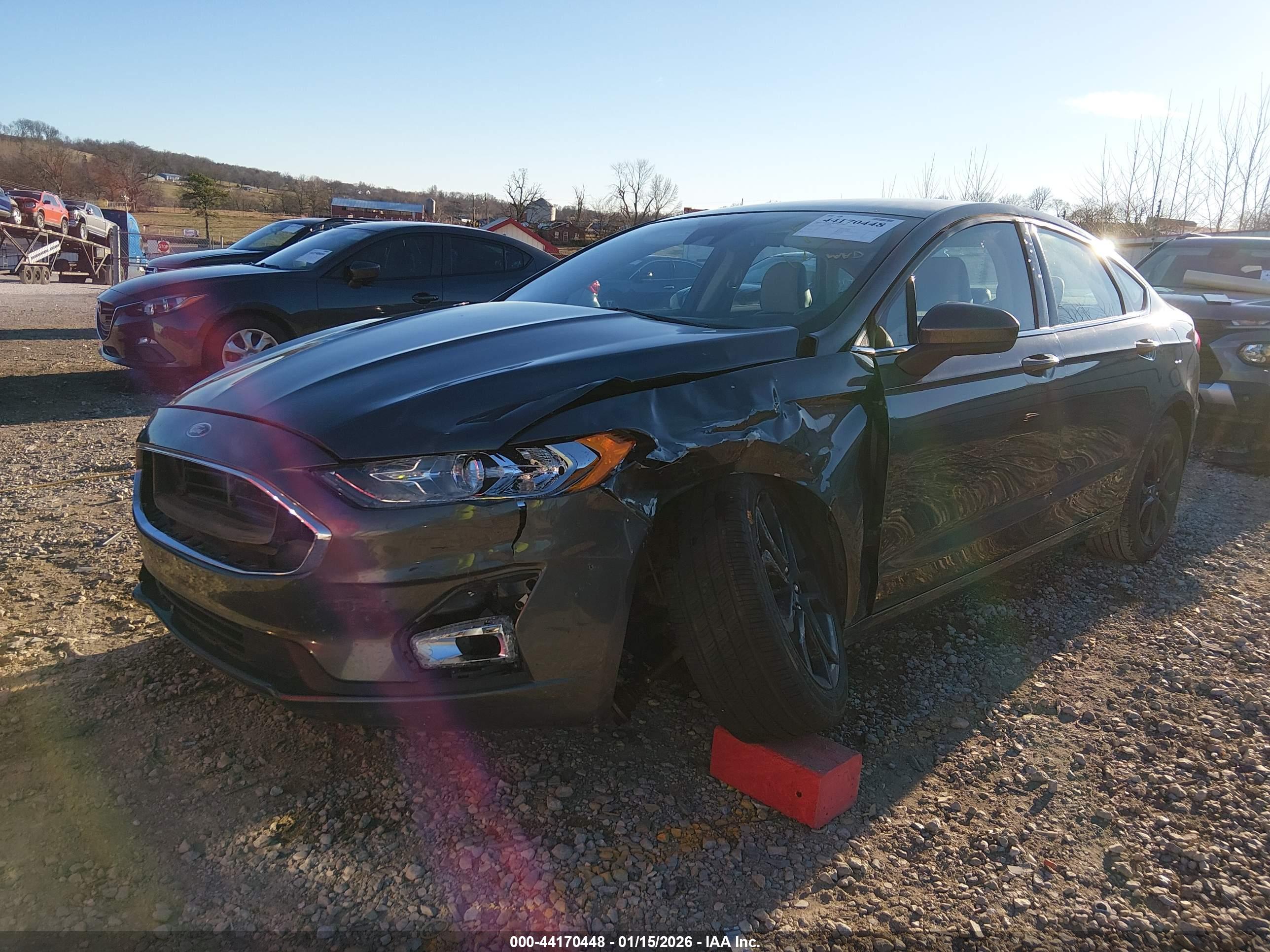 FORD FUSION image 2