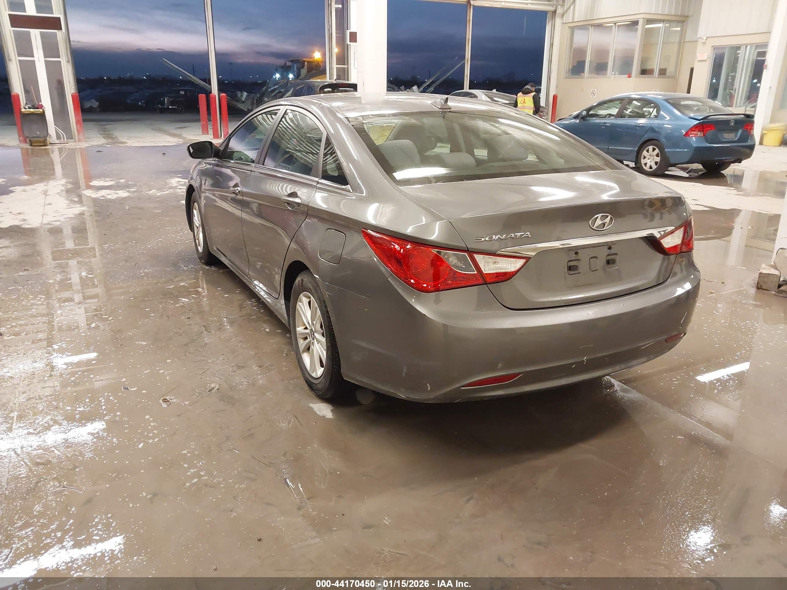 HYUNDAI SONATA image 3