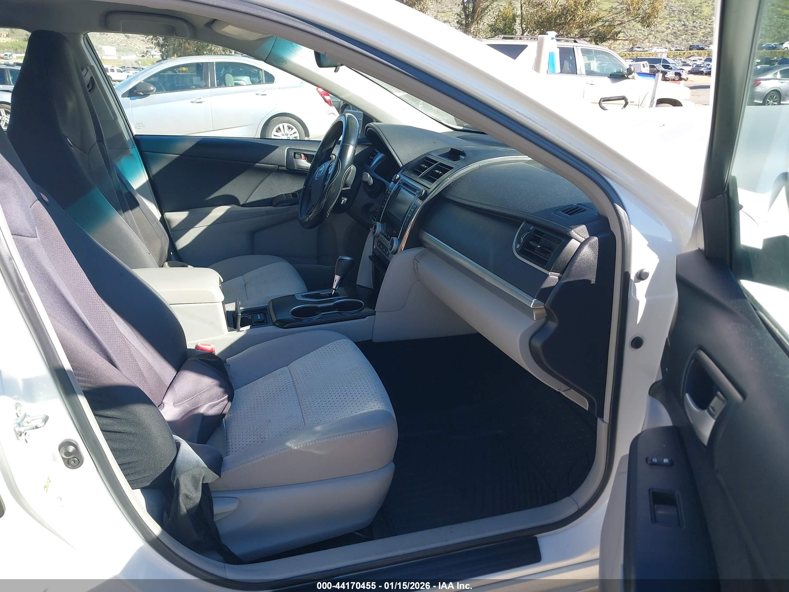 TOYOTA CAMRY image 5
