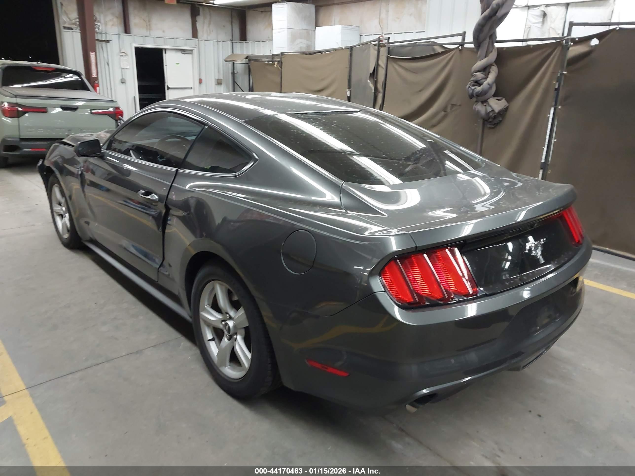 FORD MUSTANG image 3
