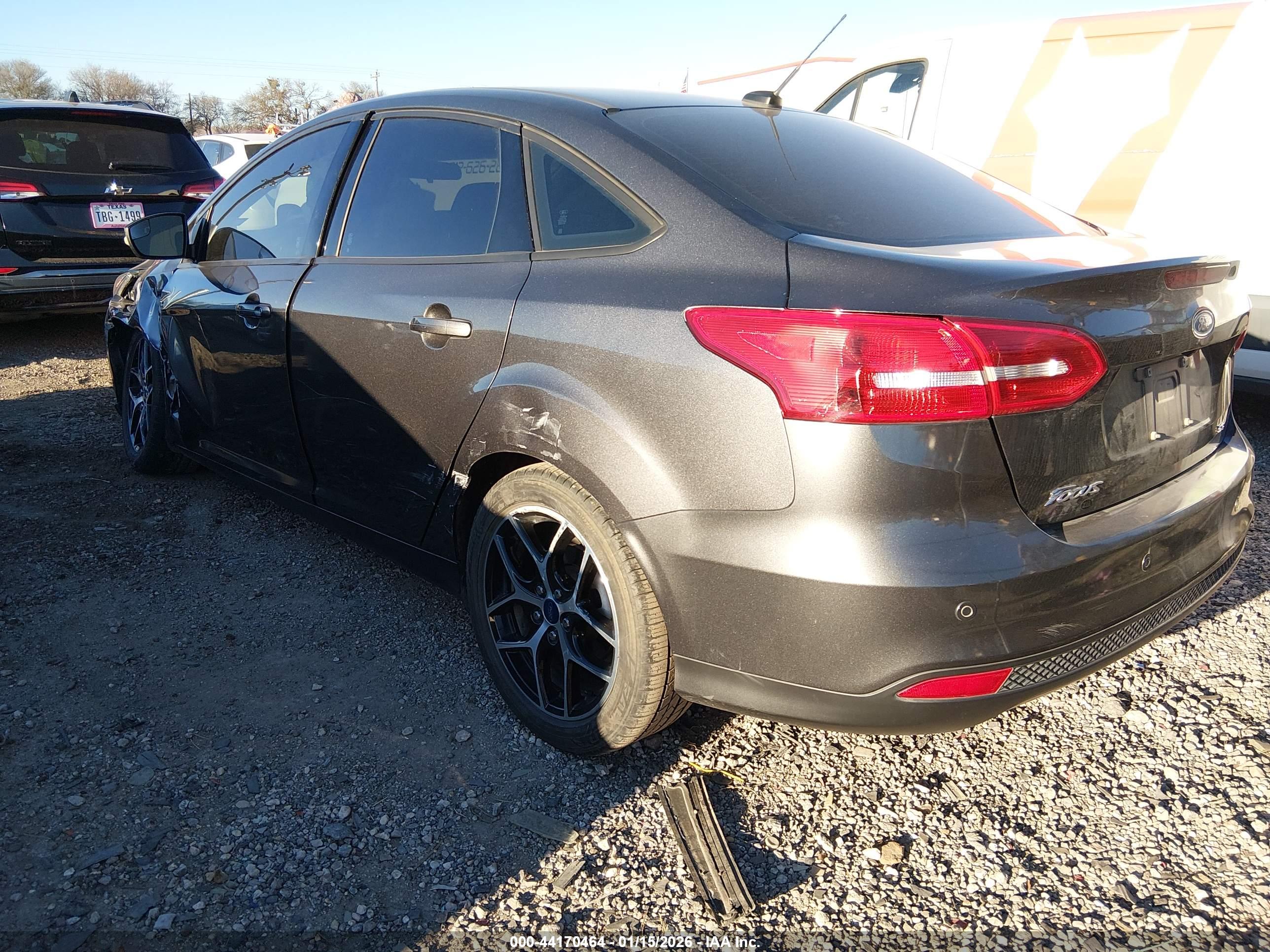 FORD FOCUS image 3