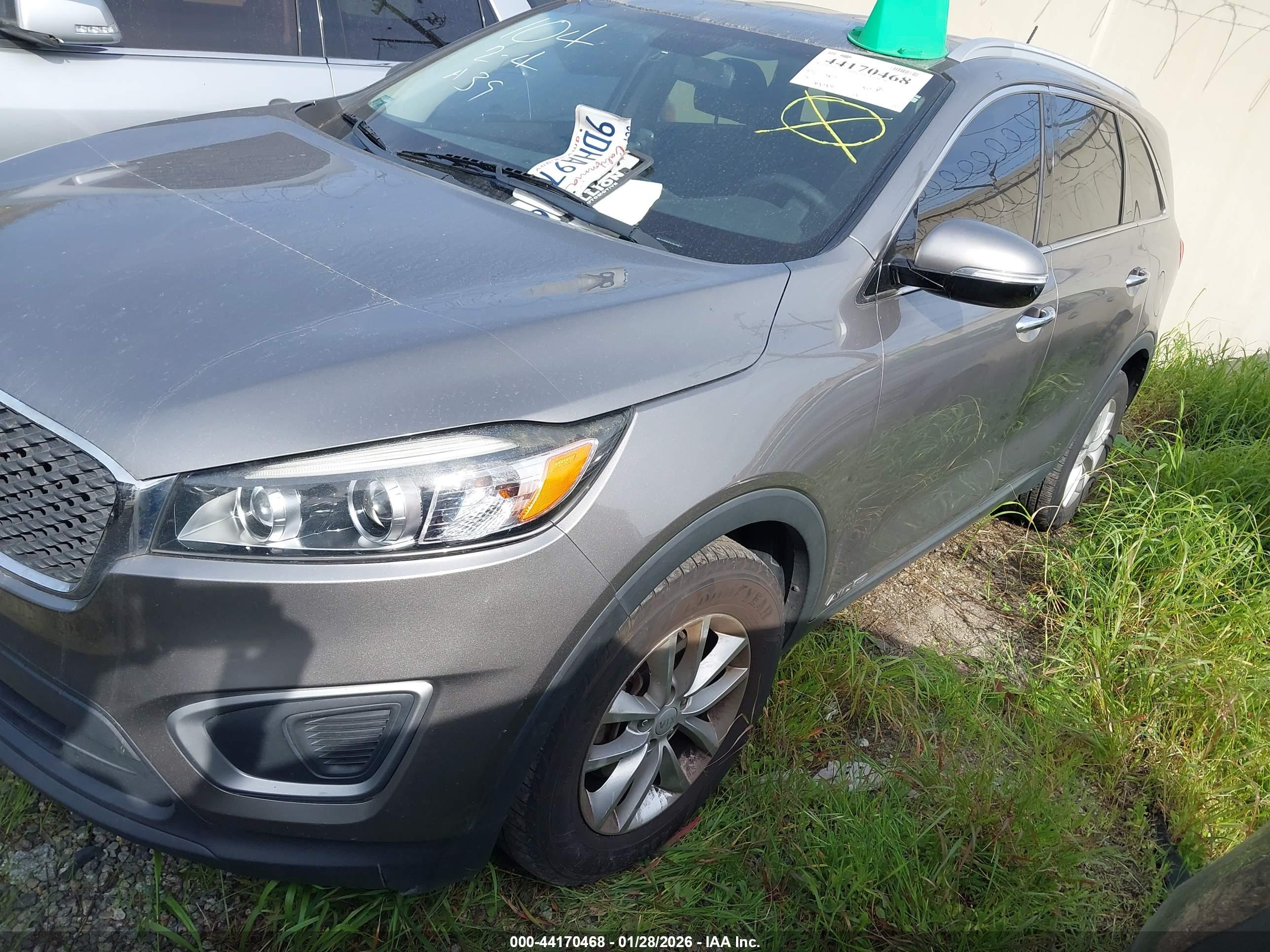 KIA SORENTO image 2