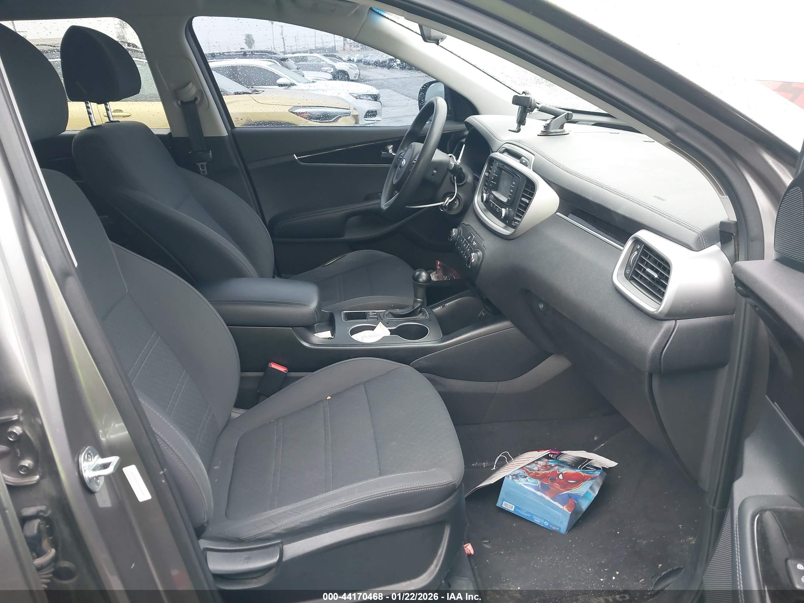 KIA SORENTO image 5