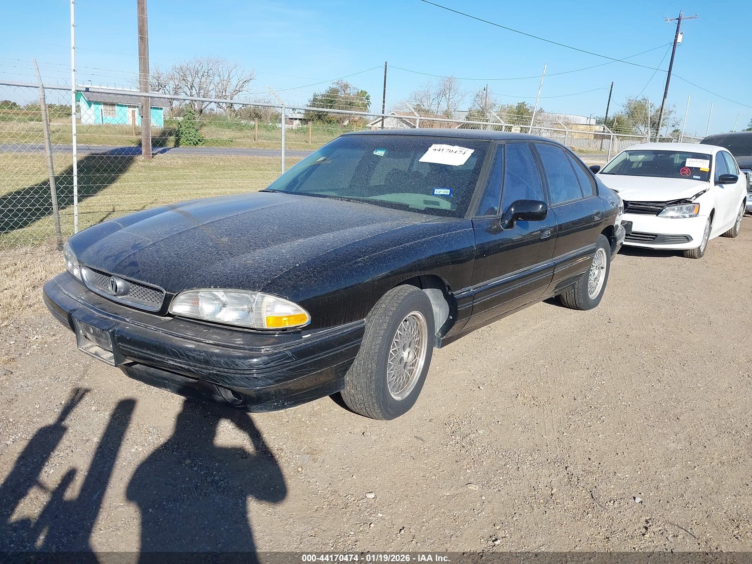 PONTIAC BONNEVILLE image 2
