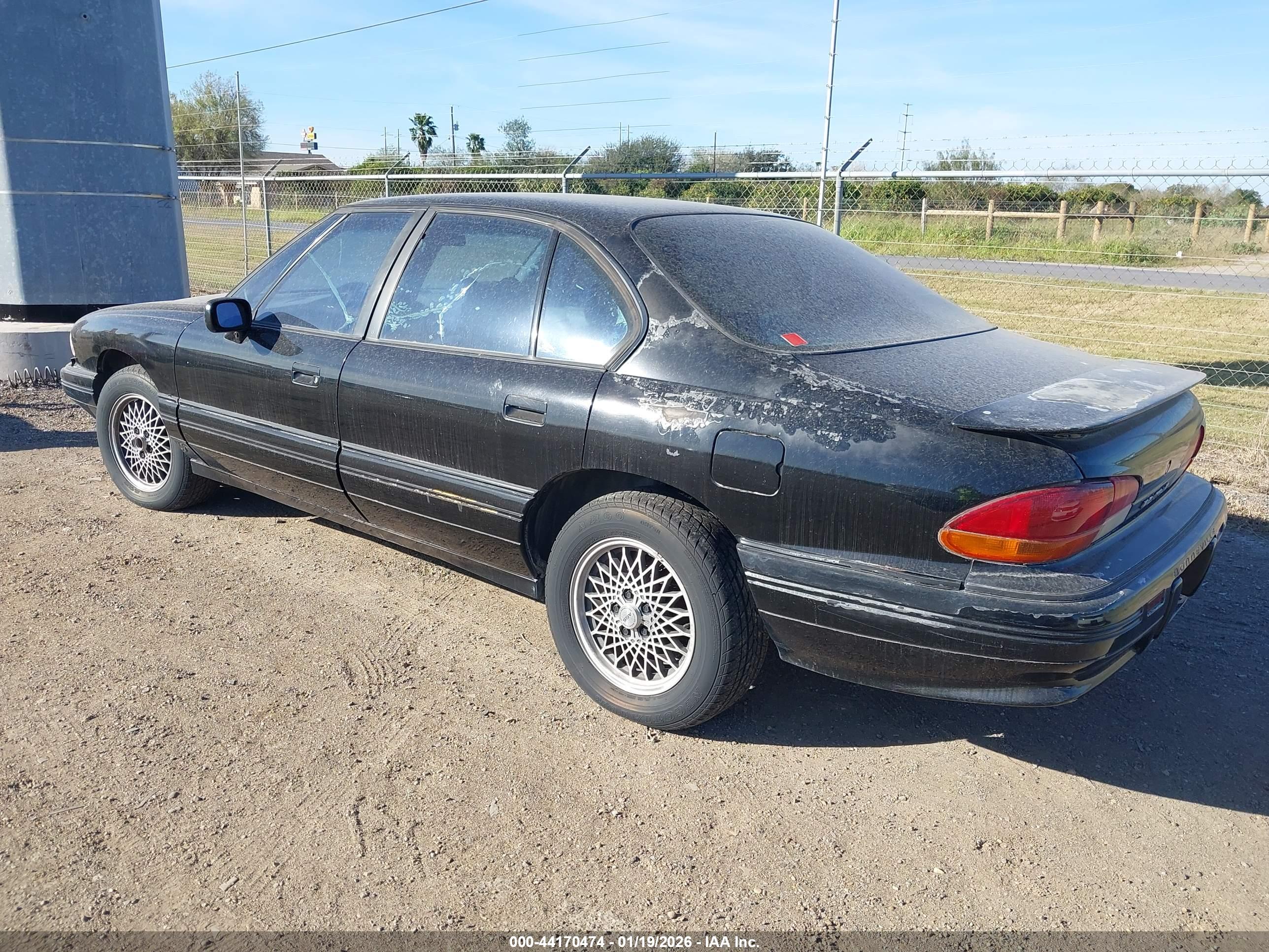 PONTIAC BONNEVILLE image 3