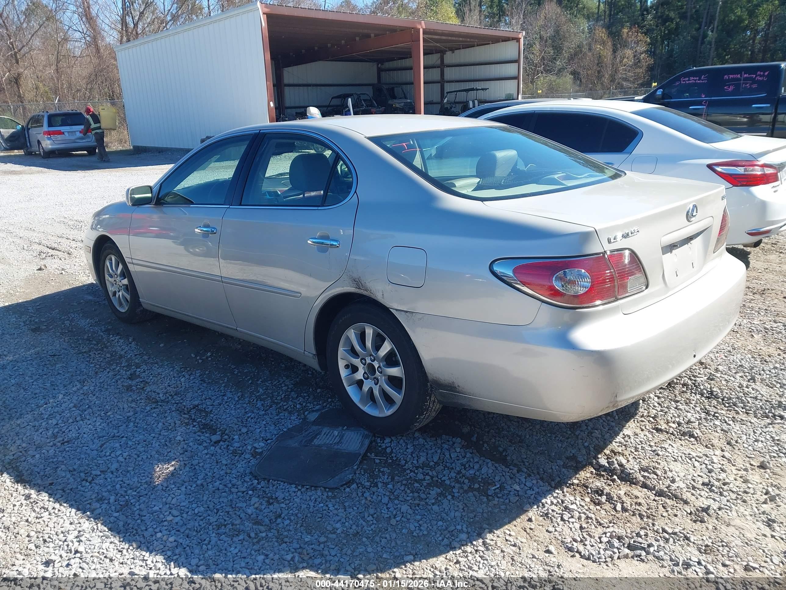 LEXUS ES image 3
