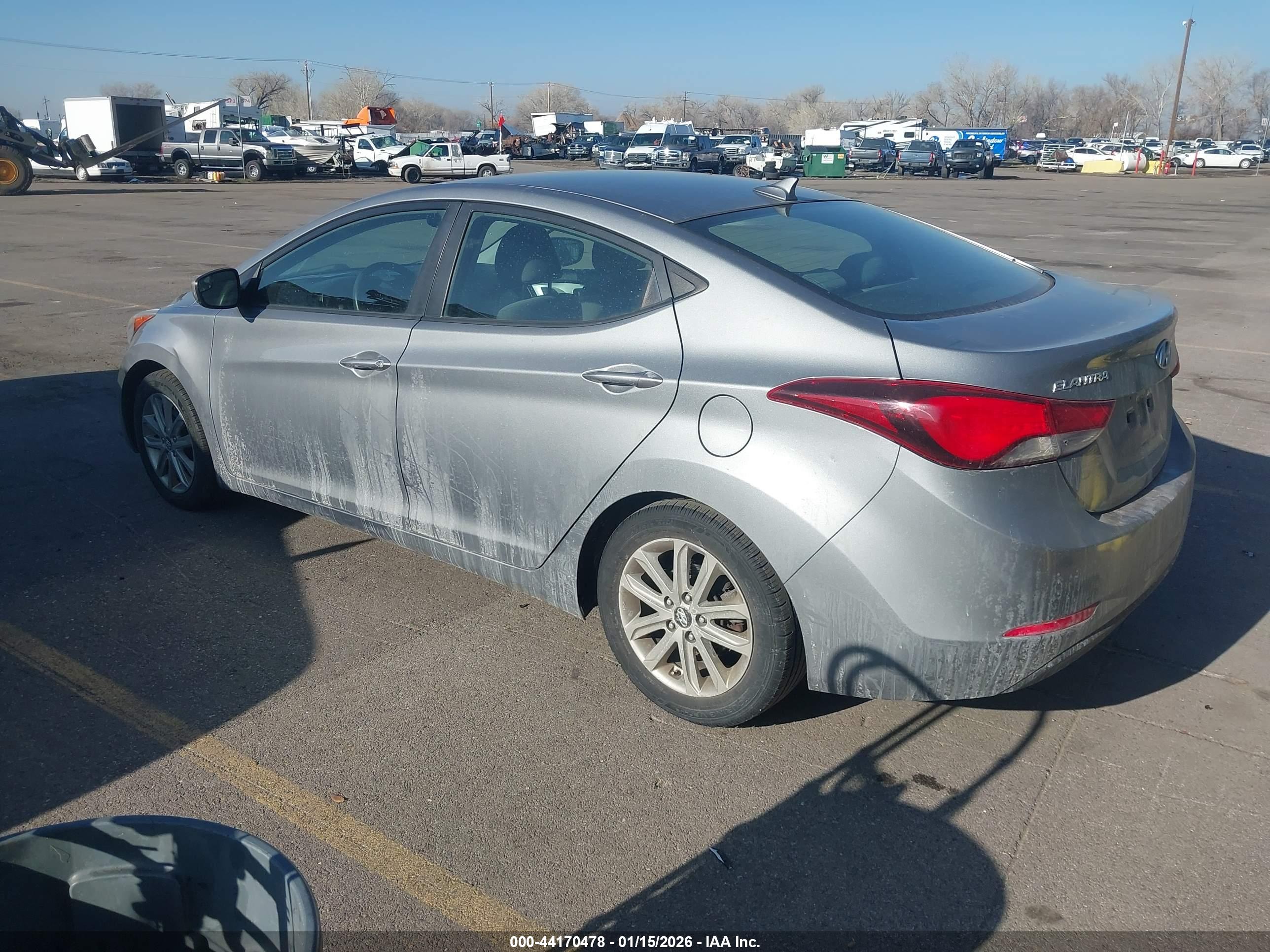 HYUNDAI ELANTRA image 3