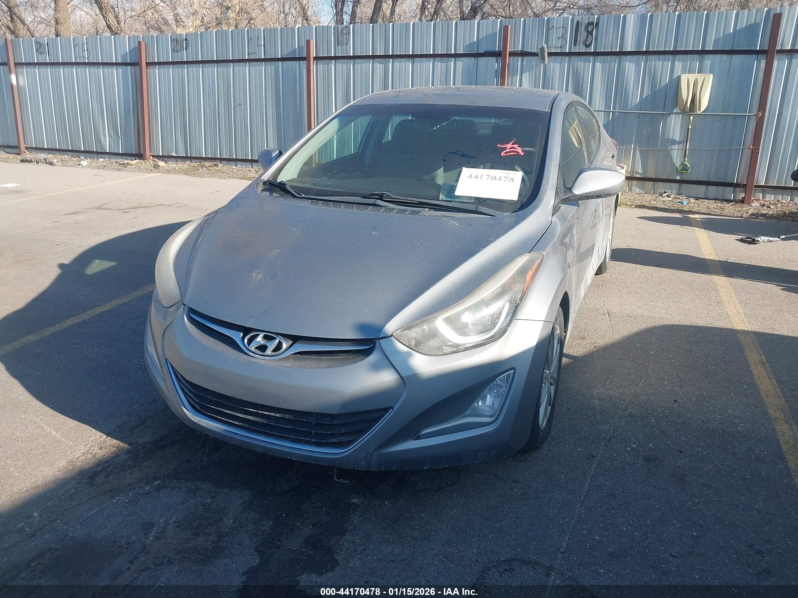 HYUNDAI ELANTRA image 6