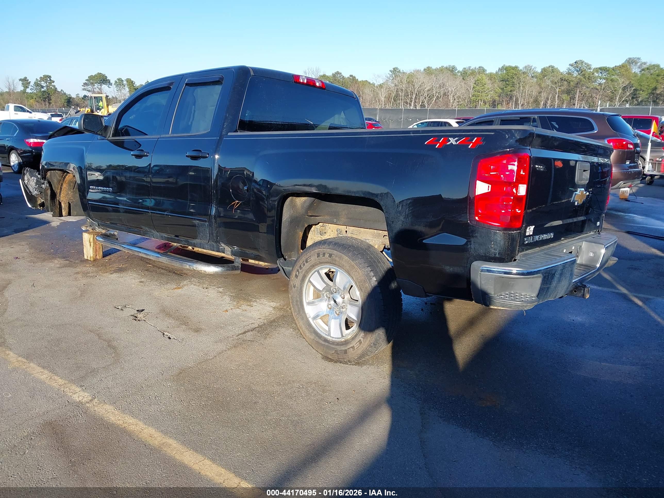 CHEVROLET SILVERADO image 3