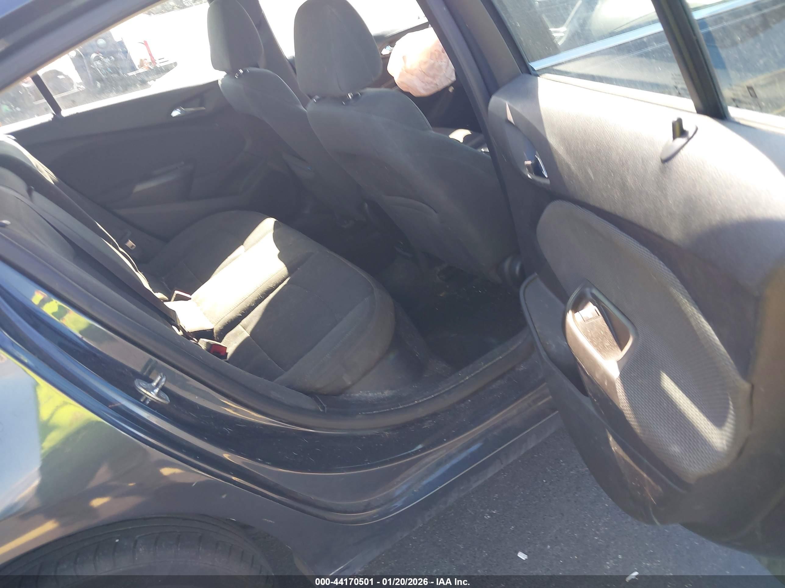 CHEVROLET CRUZE image 8