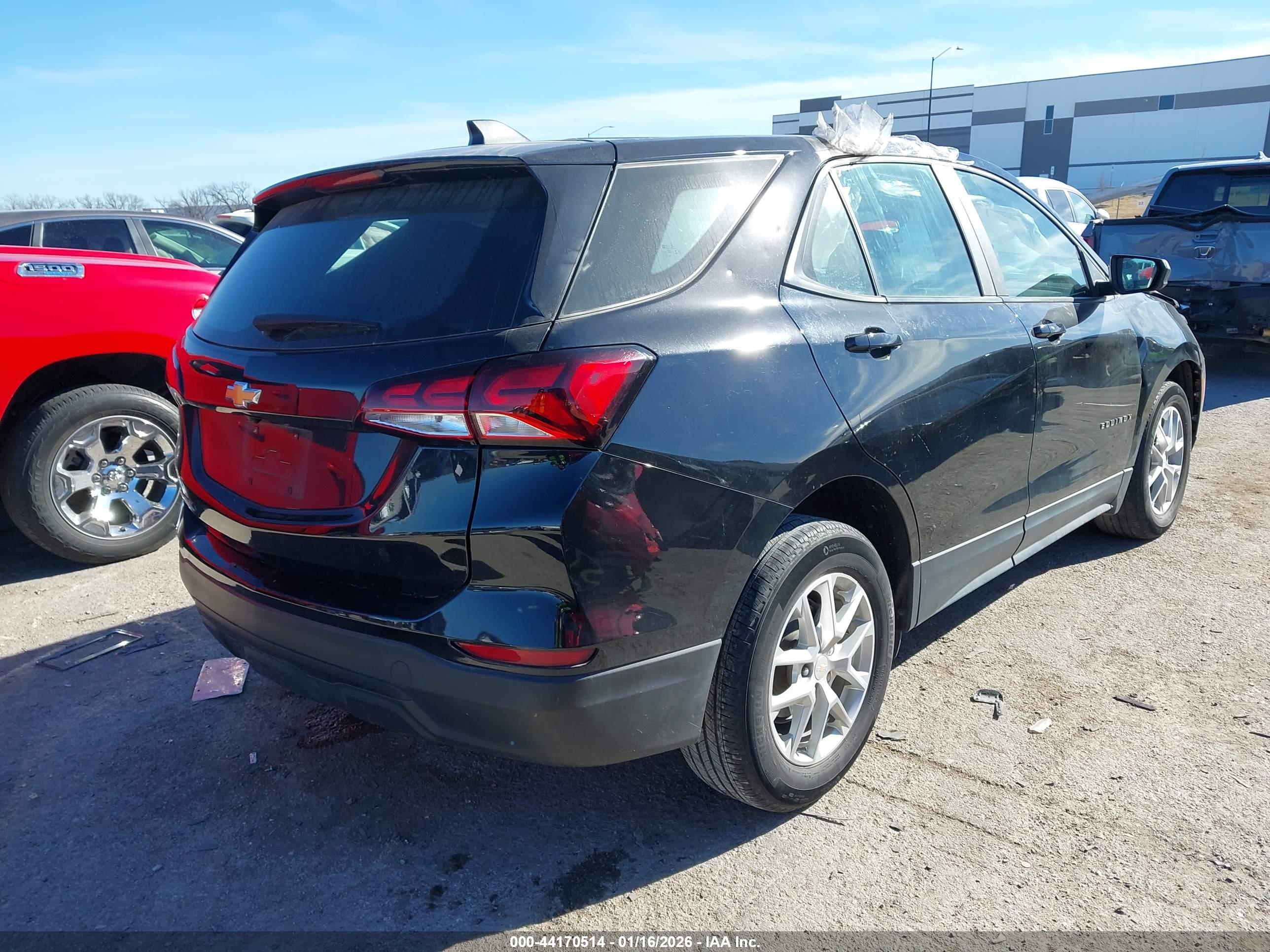 CHEVROLET EQUINOX image 4