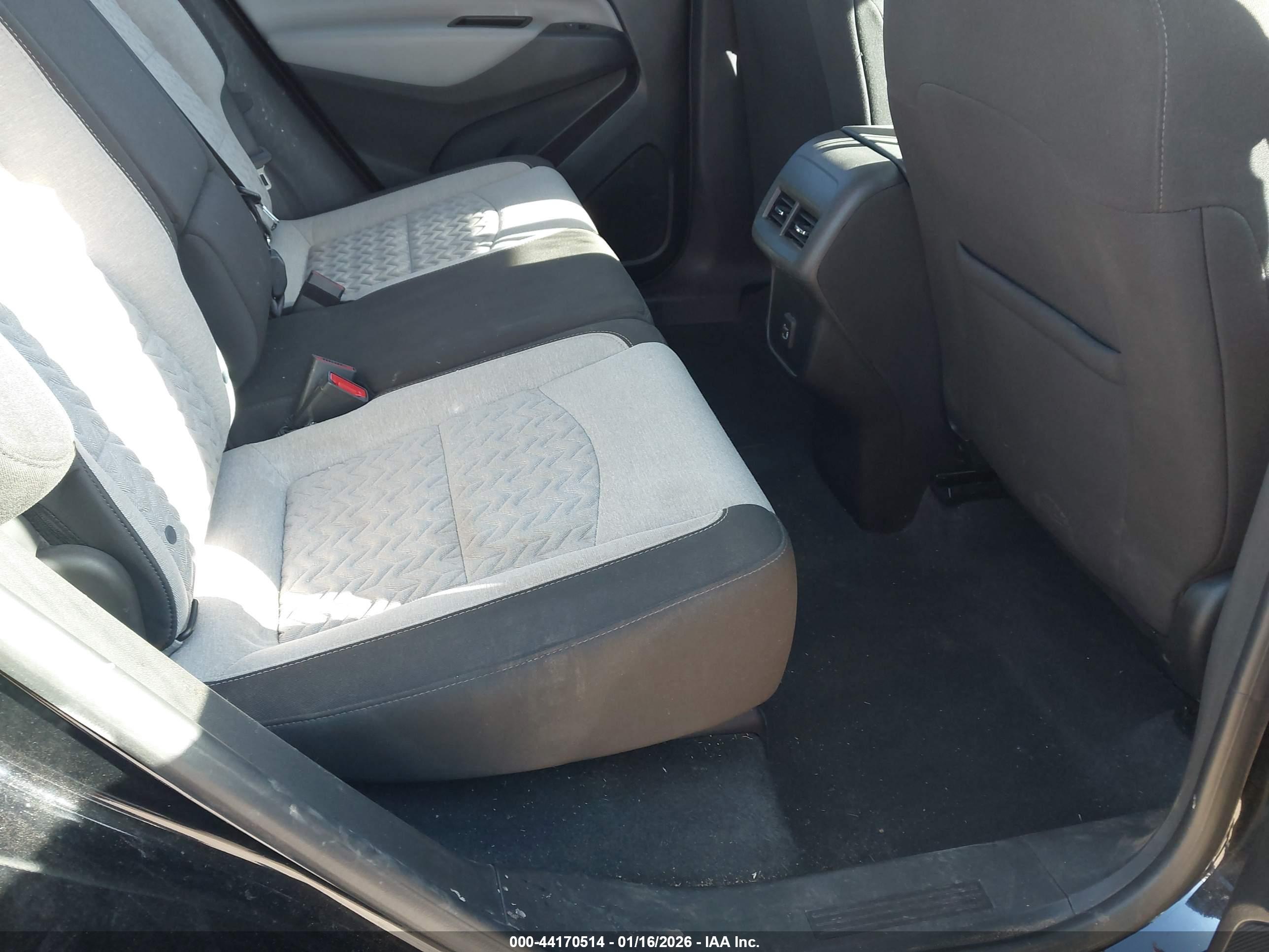 CHEVROLET EQUINOX image 8