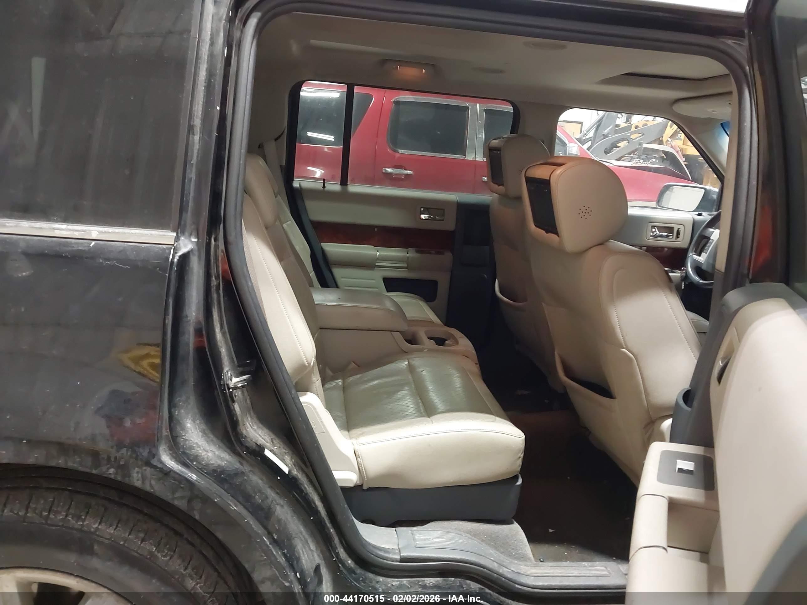 FORD FLEX image 8