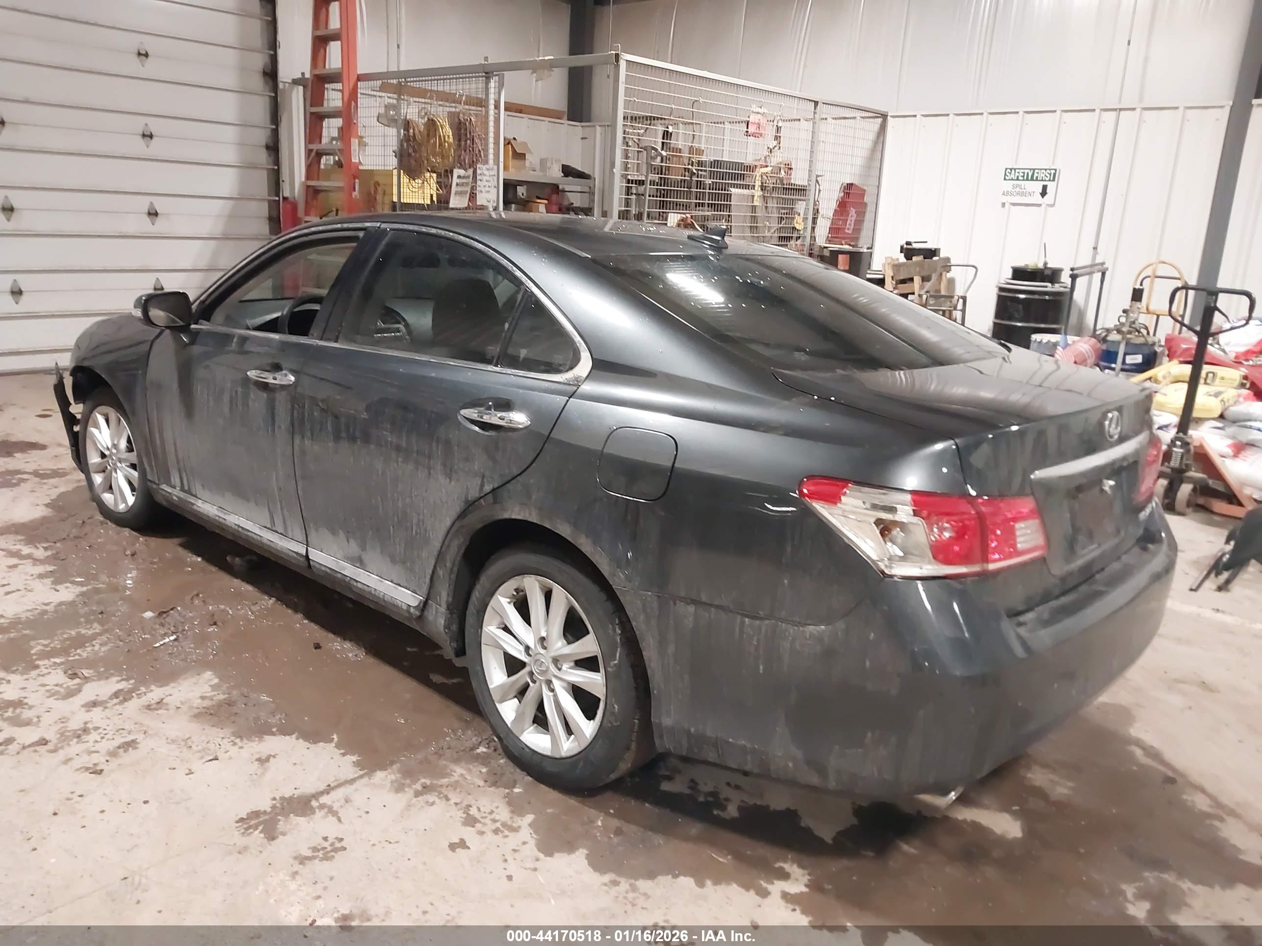 LEXUS ES image 3