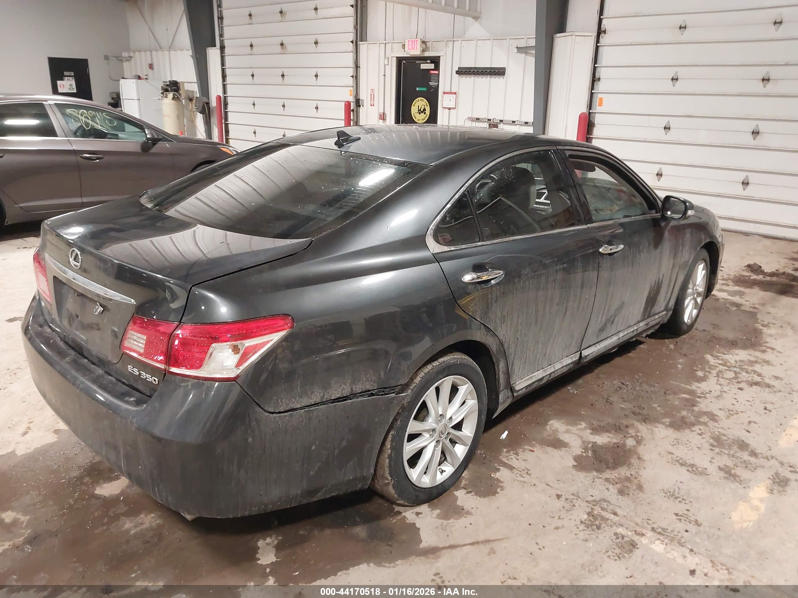 LEXUS ES image 4