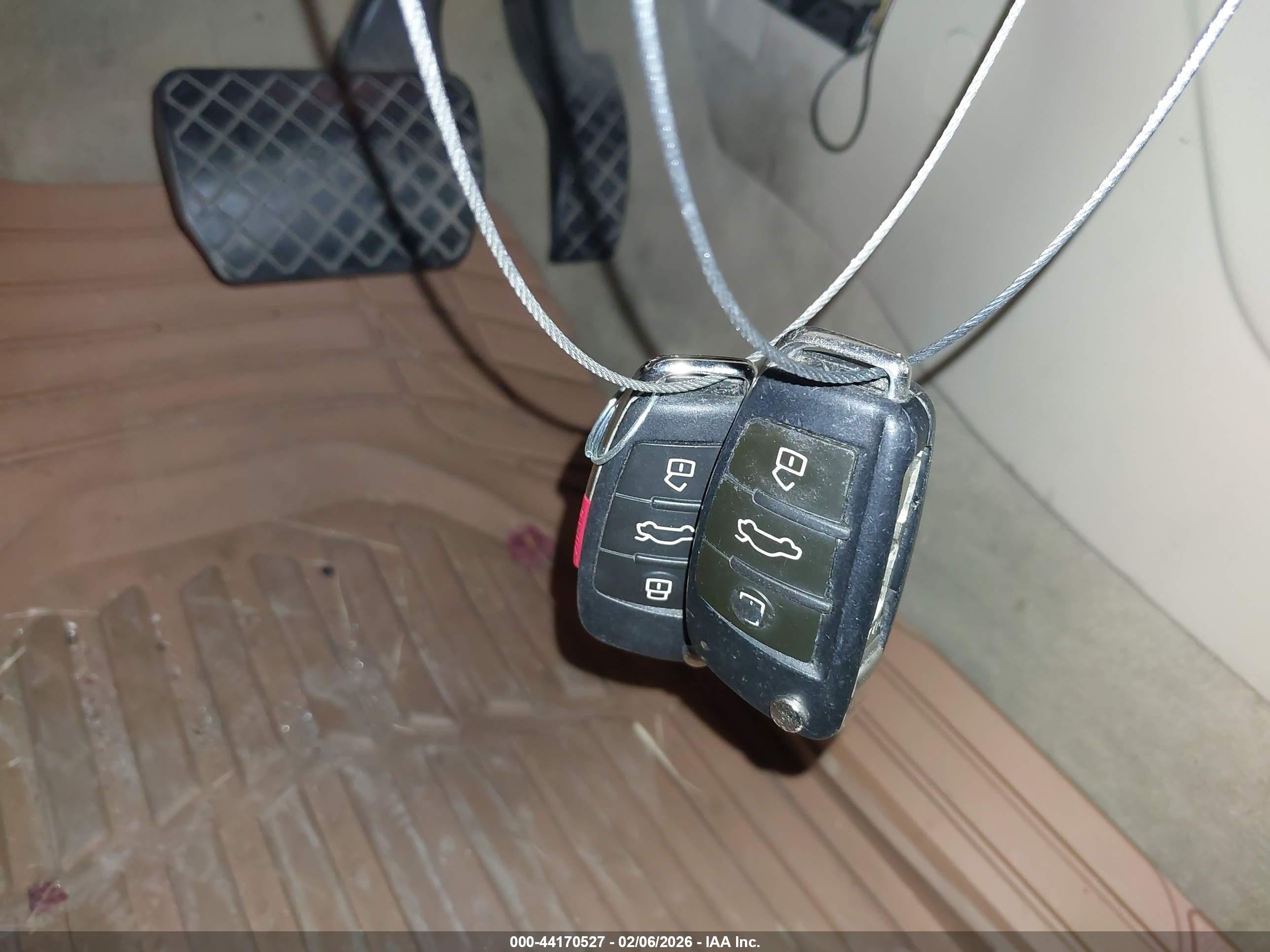 AUDI A4 image 11