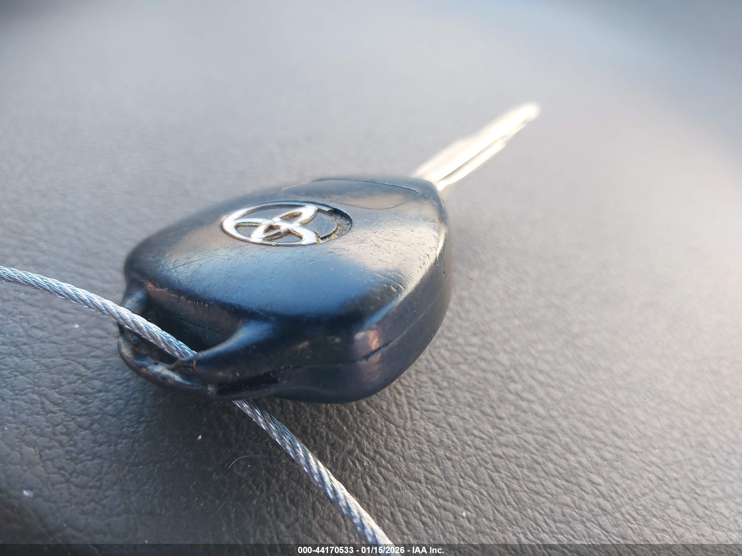 TOYOTA CAMRY image 11