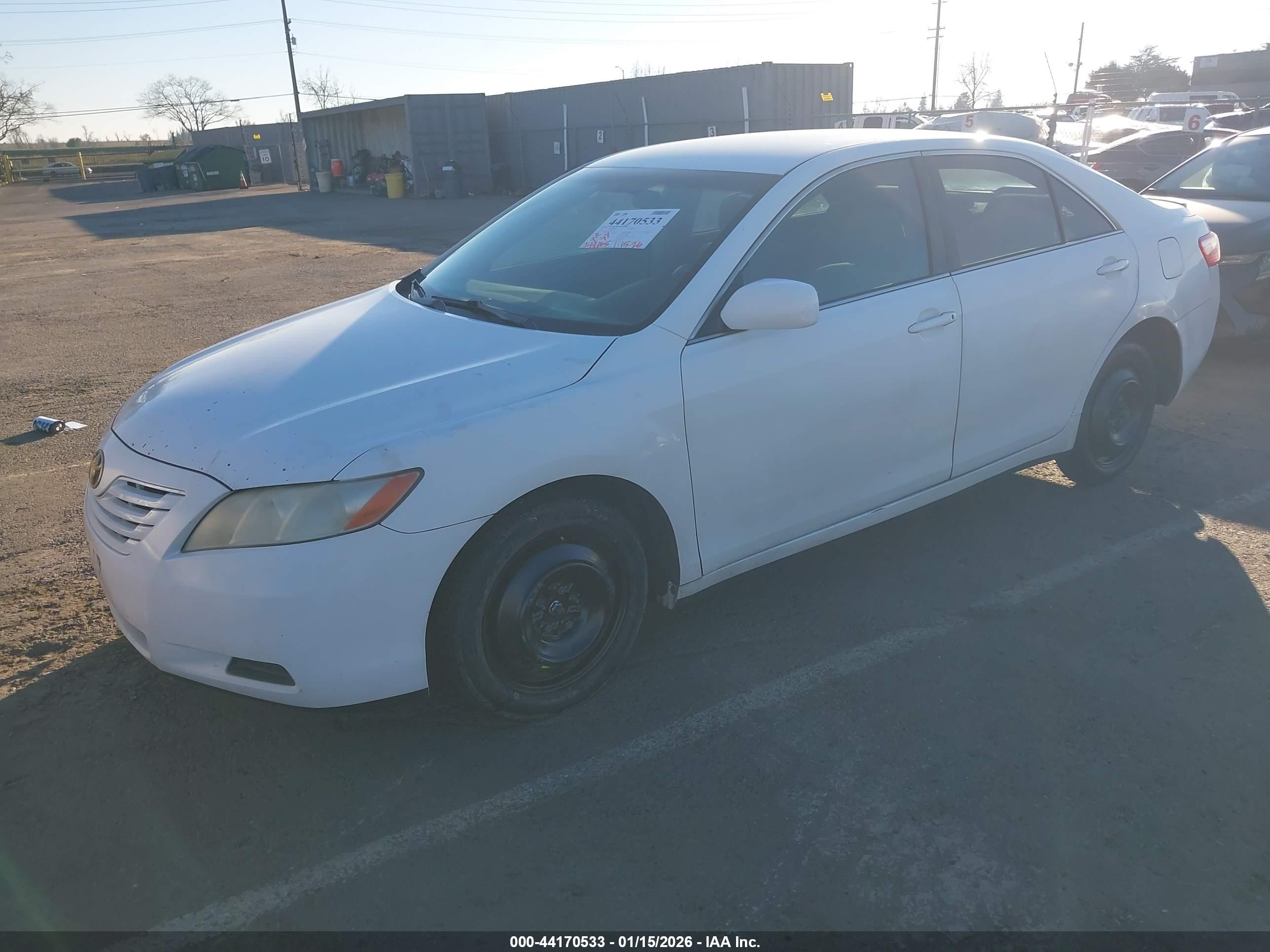 TOYOTA CAMRY image 2
