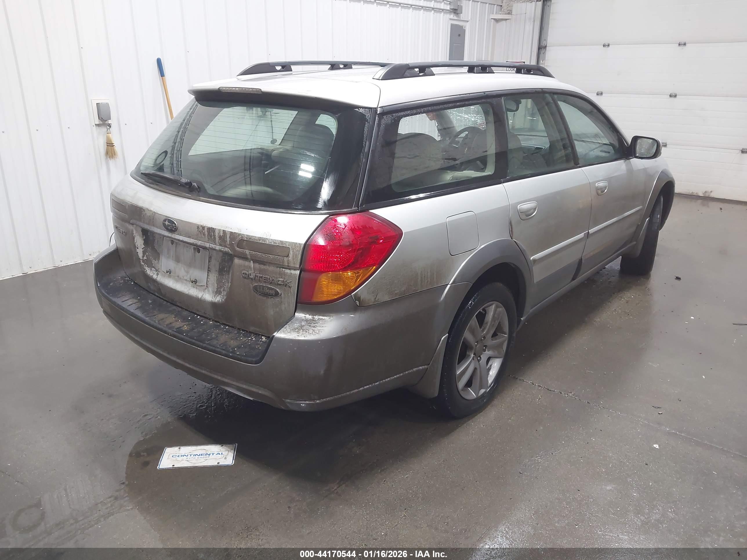 SUBARU OUTBACK image 4
