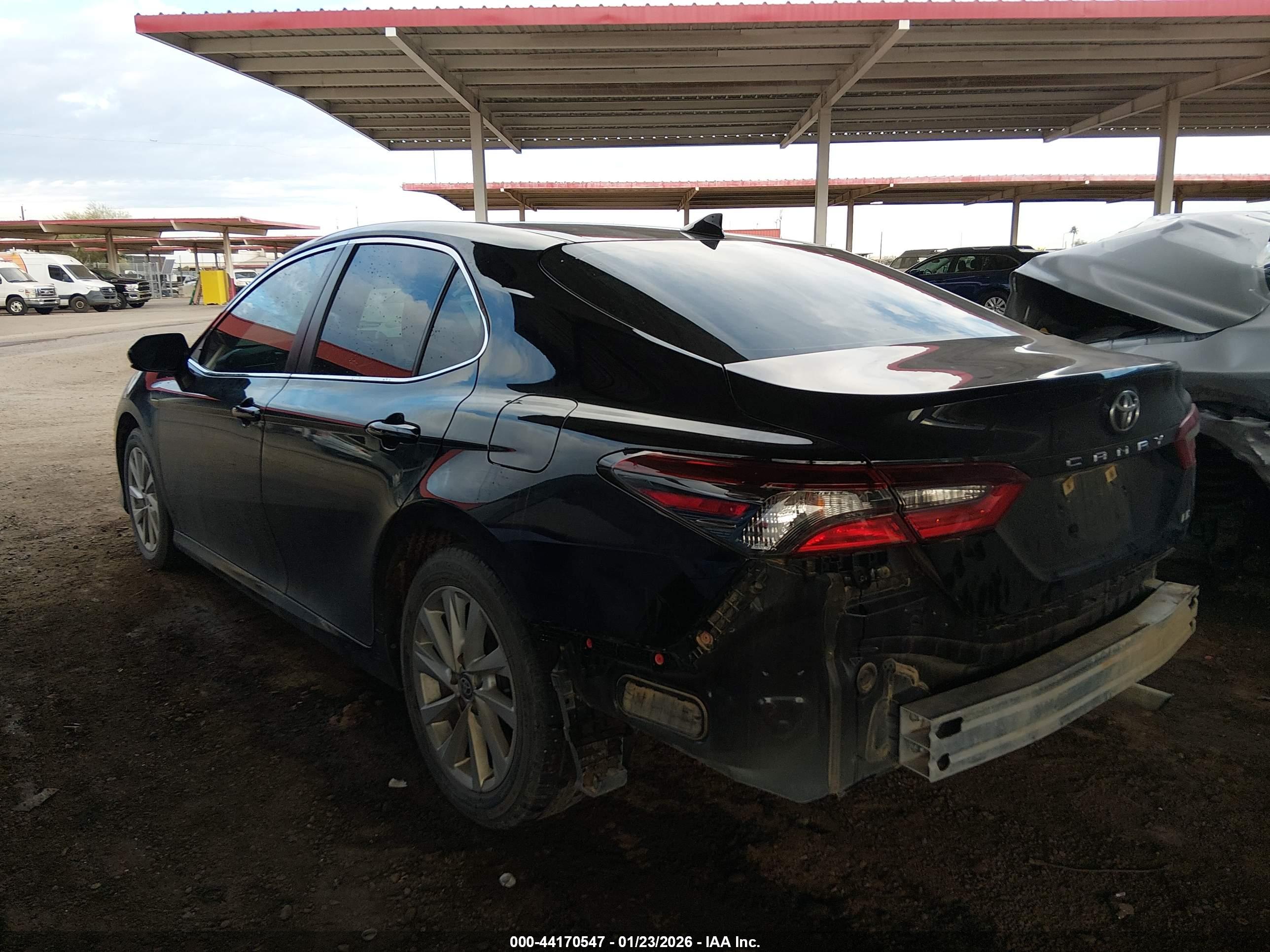 TOYOTA CAMRY image 3