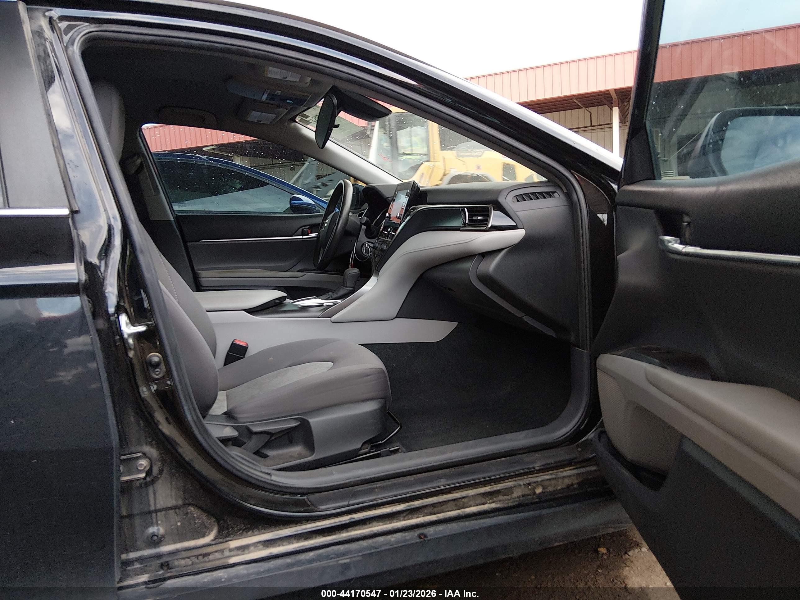 TOYOTA CAMRY image 5