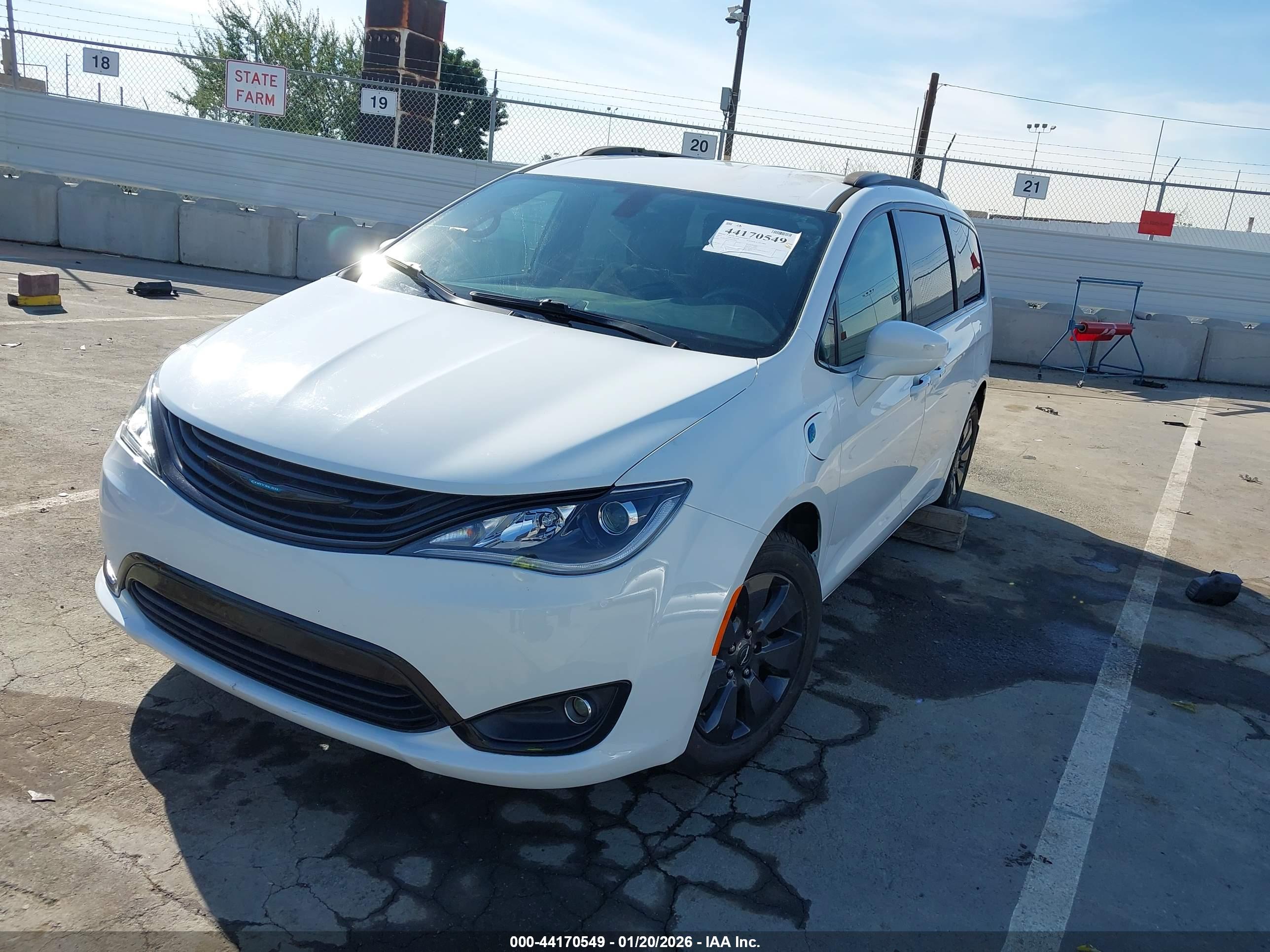 CHRYSLER PACIFICA image 2