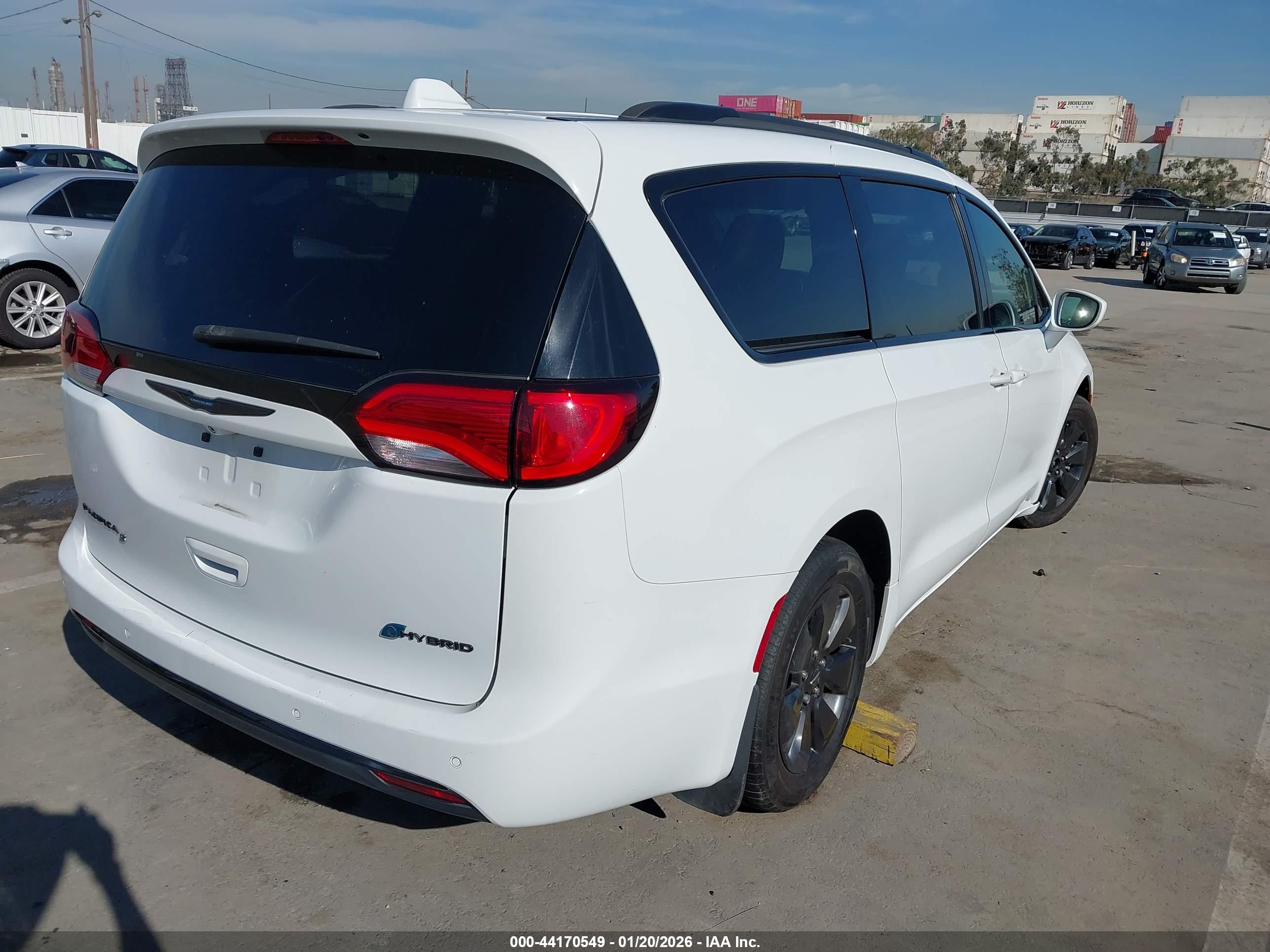 CHRYSLER PACIFICA image 4