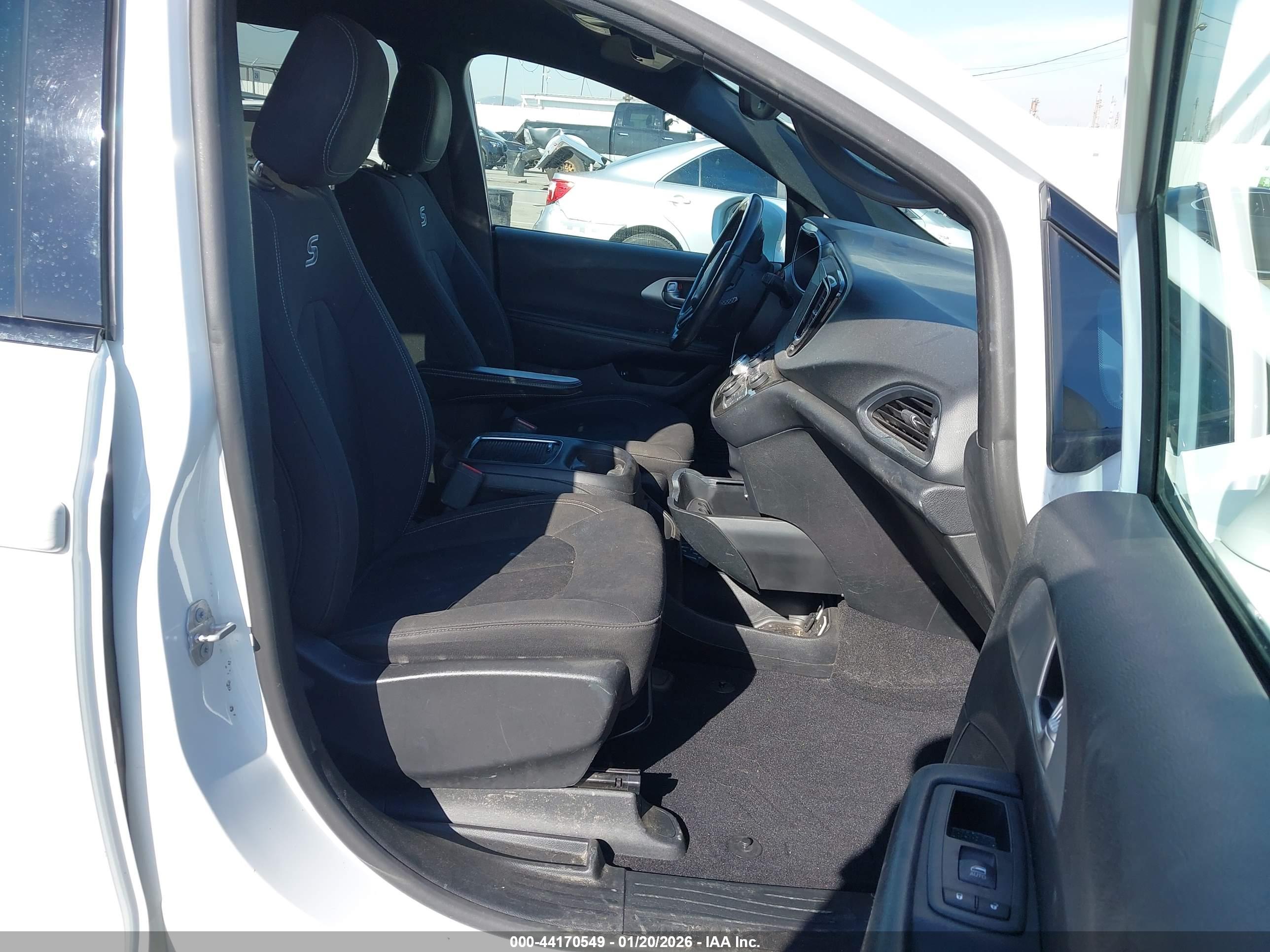 CHRYSLER PACIFICA image 5