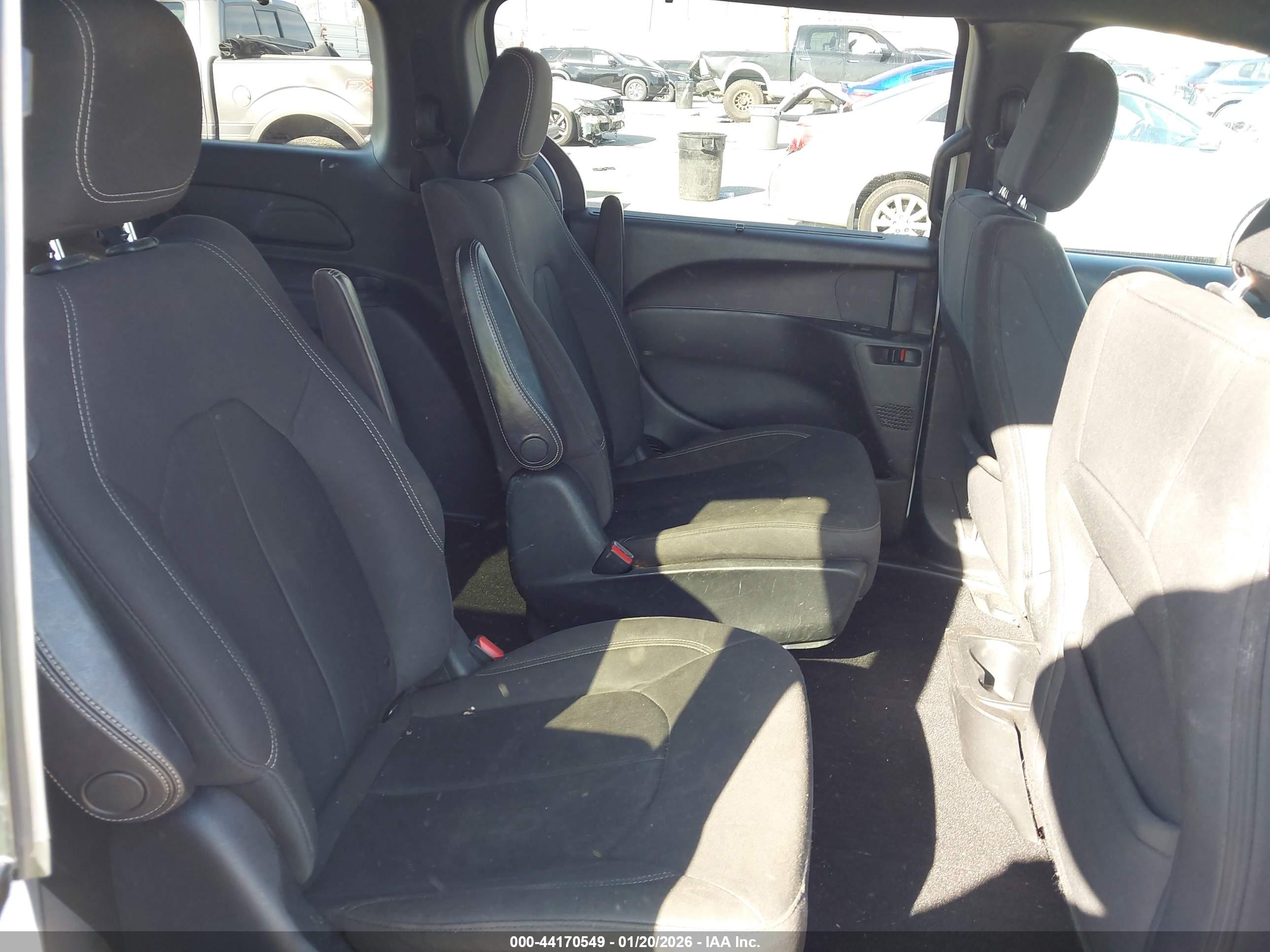 CHRYSLER PACIFICA image 8