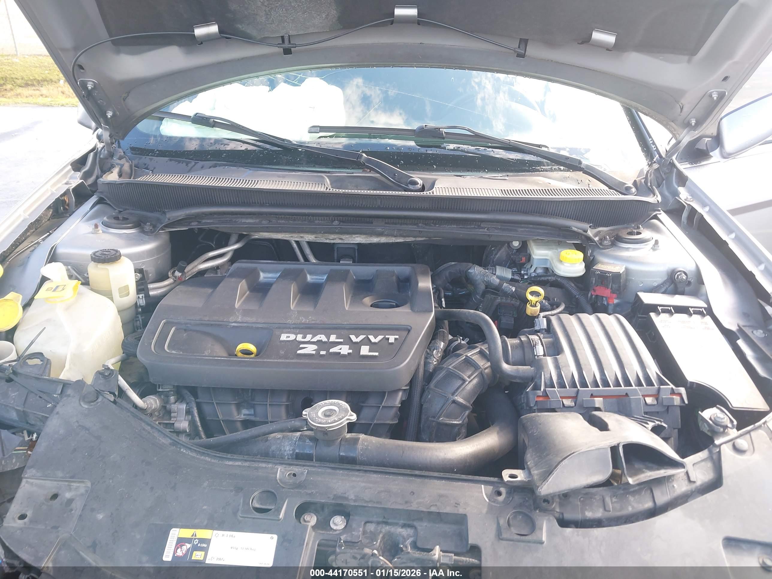 CHRYSLER 200 image 10