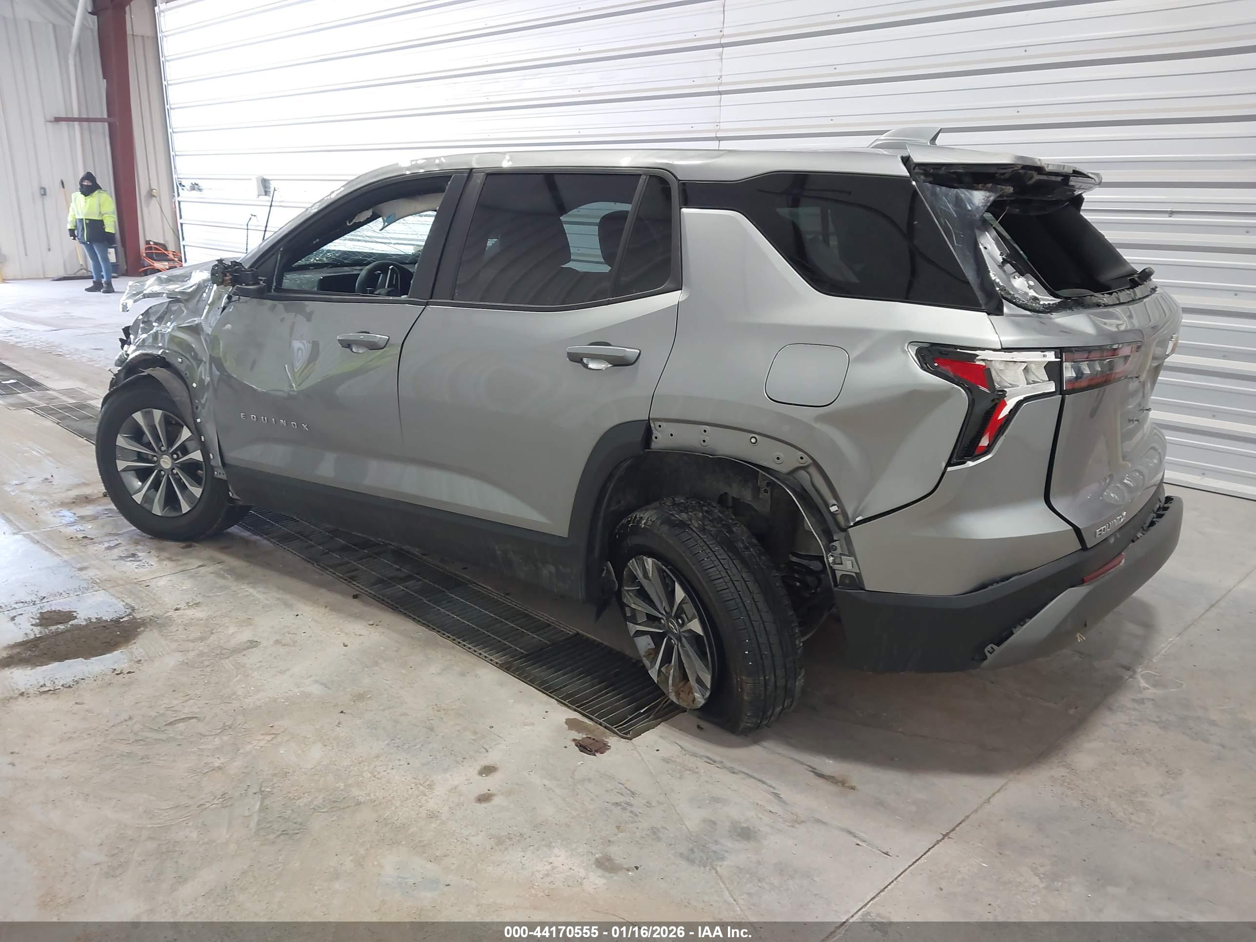 CHEVROLET EQUINOX image 3