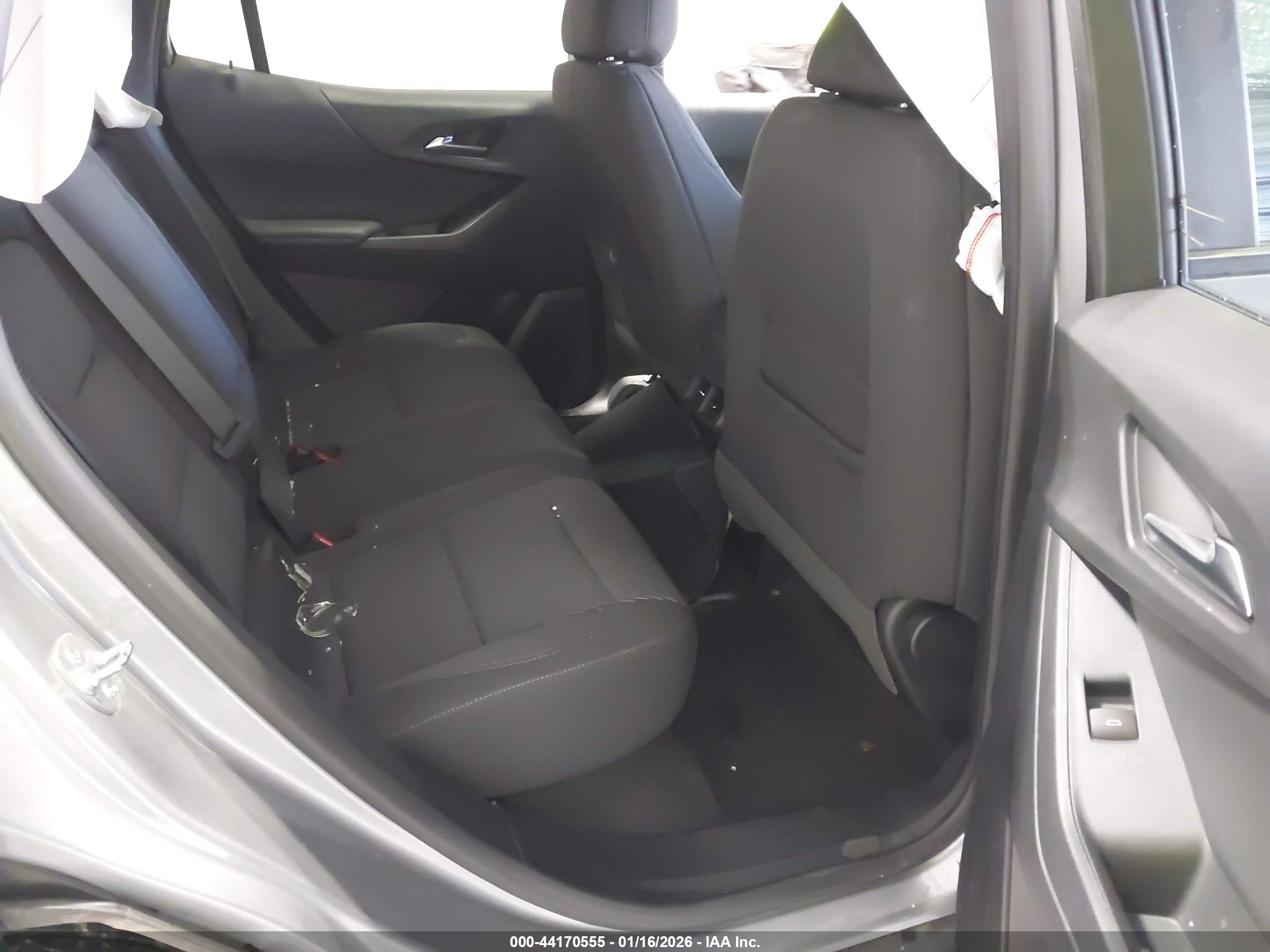 CHEVROLET EQUINOX image 8