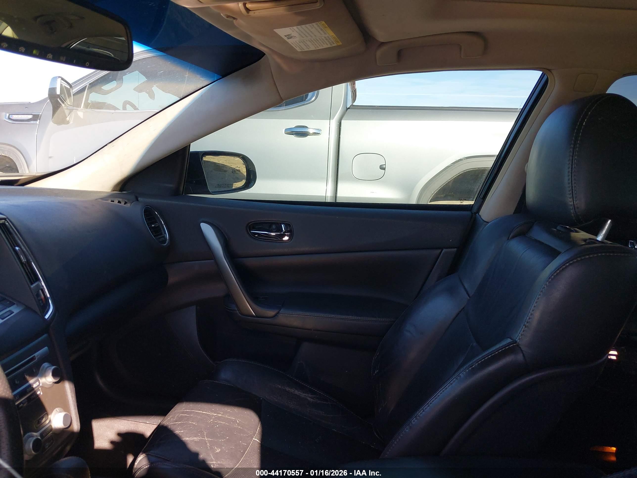 NISSAN MAXIMA image 5