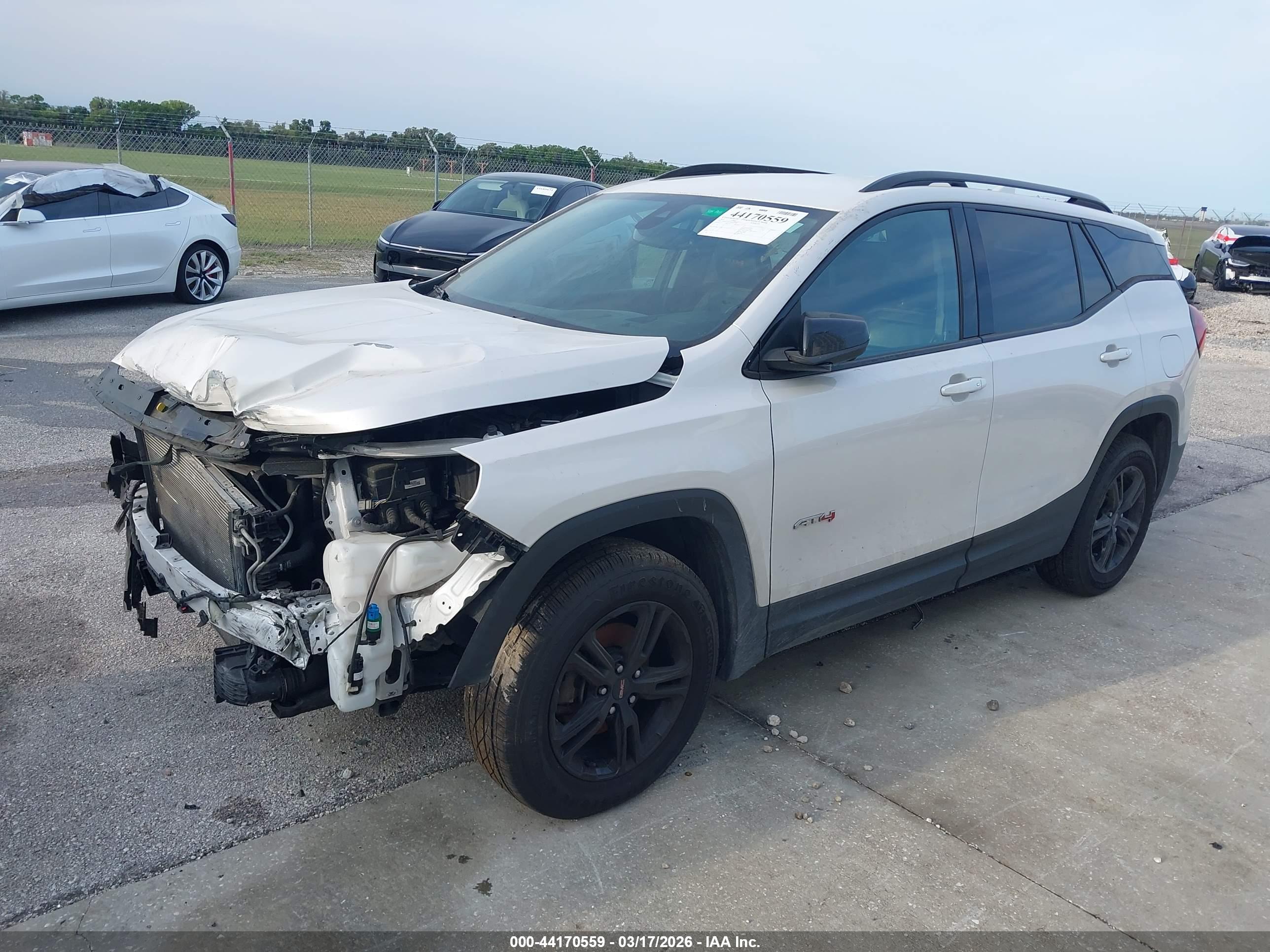 GMC TERRAIN image 2