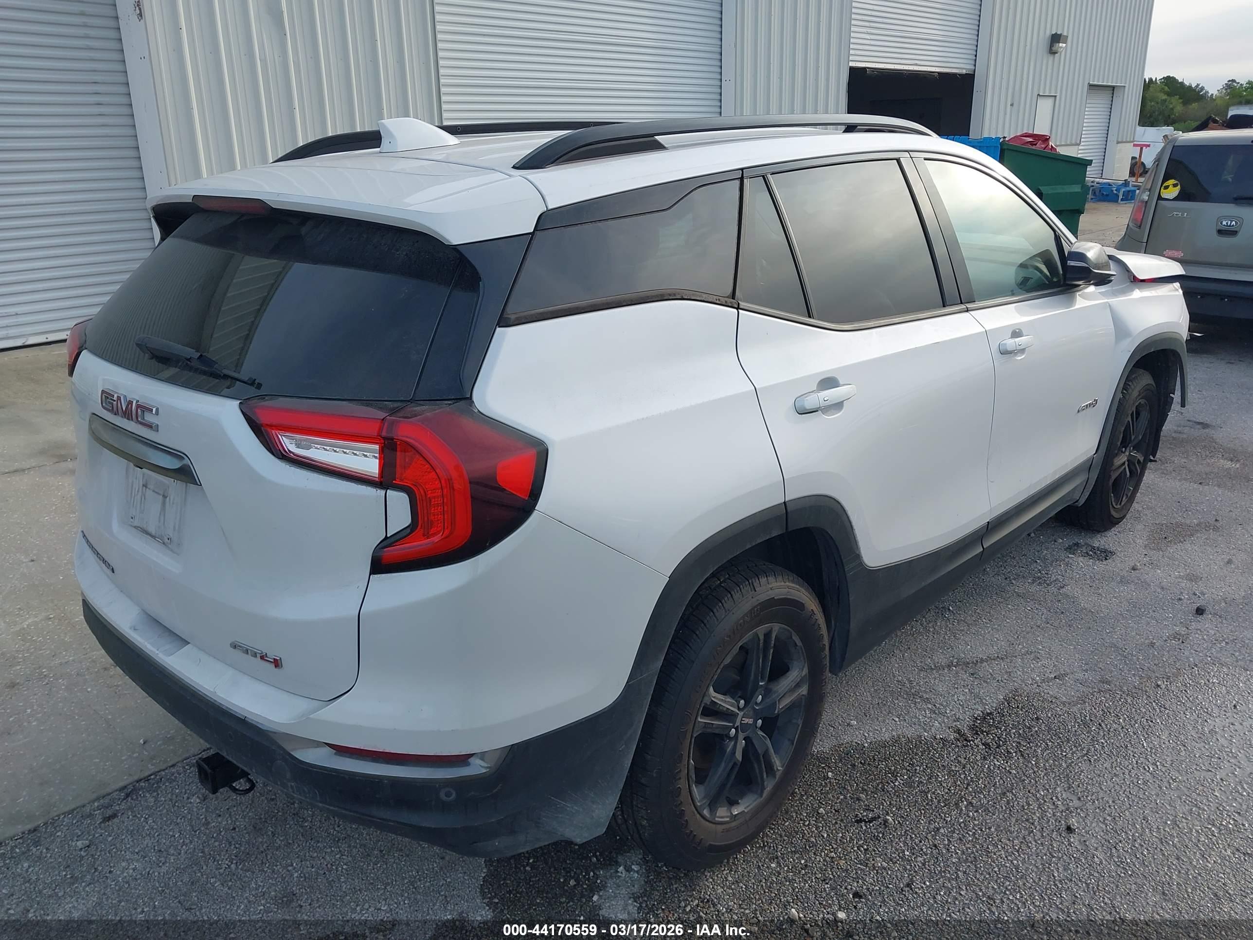 GMC TERRAIN image 4