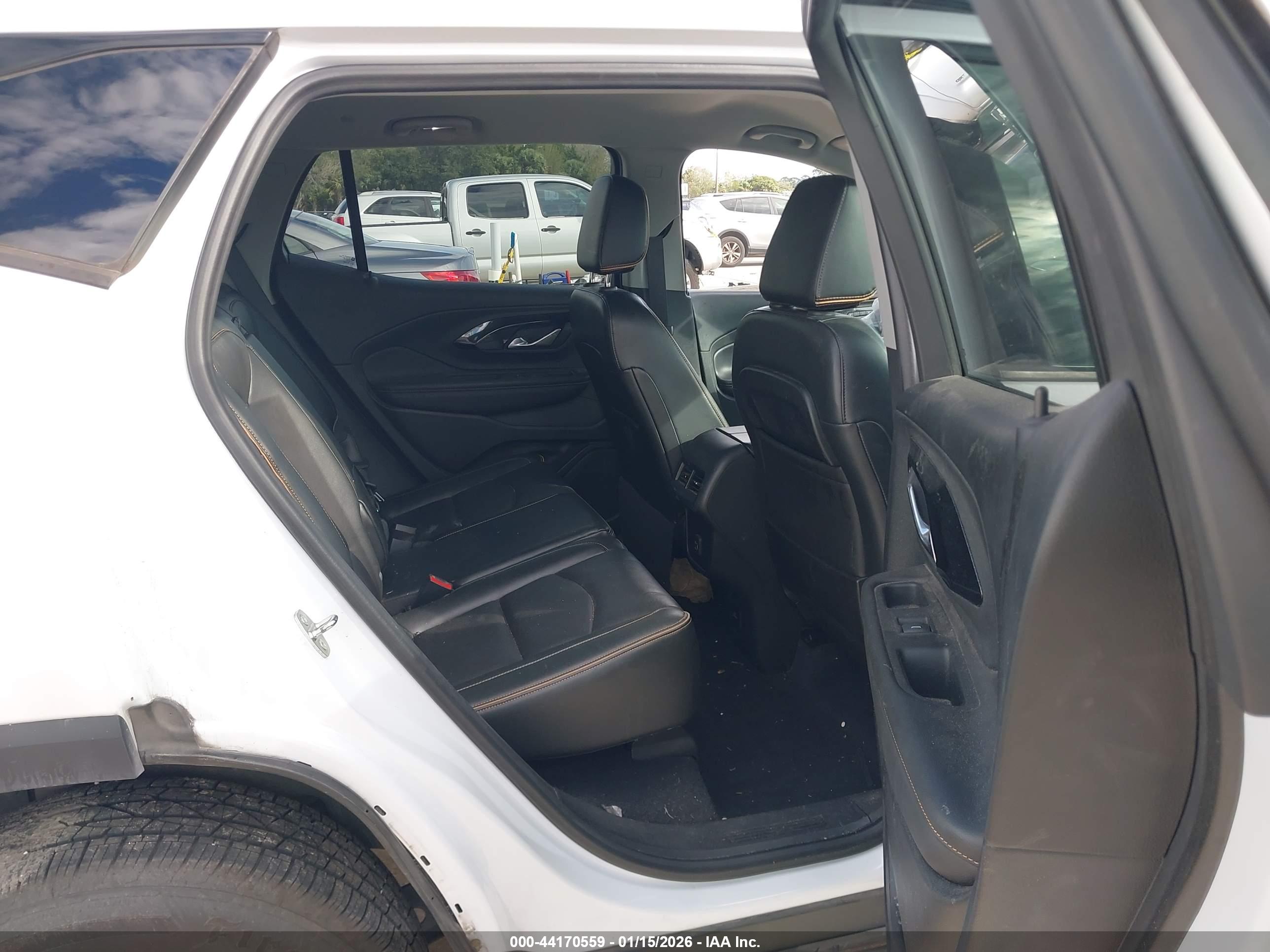 GMC TERRAIN image 8
