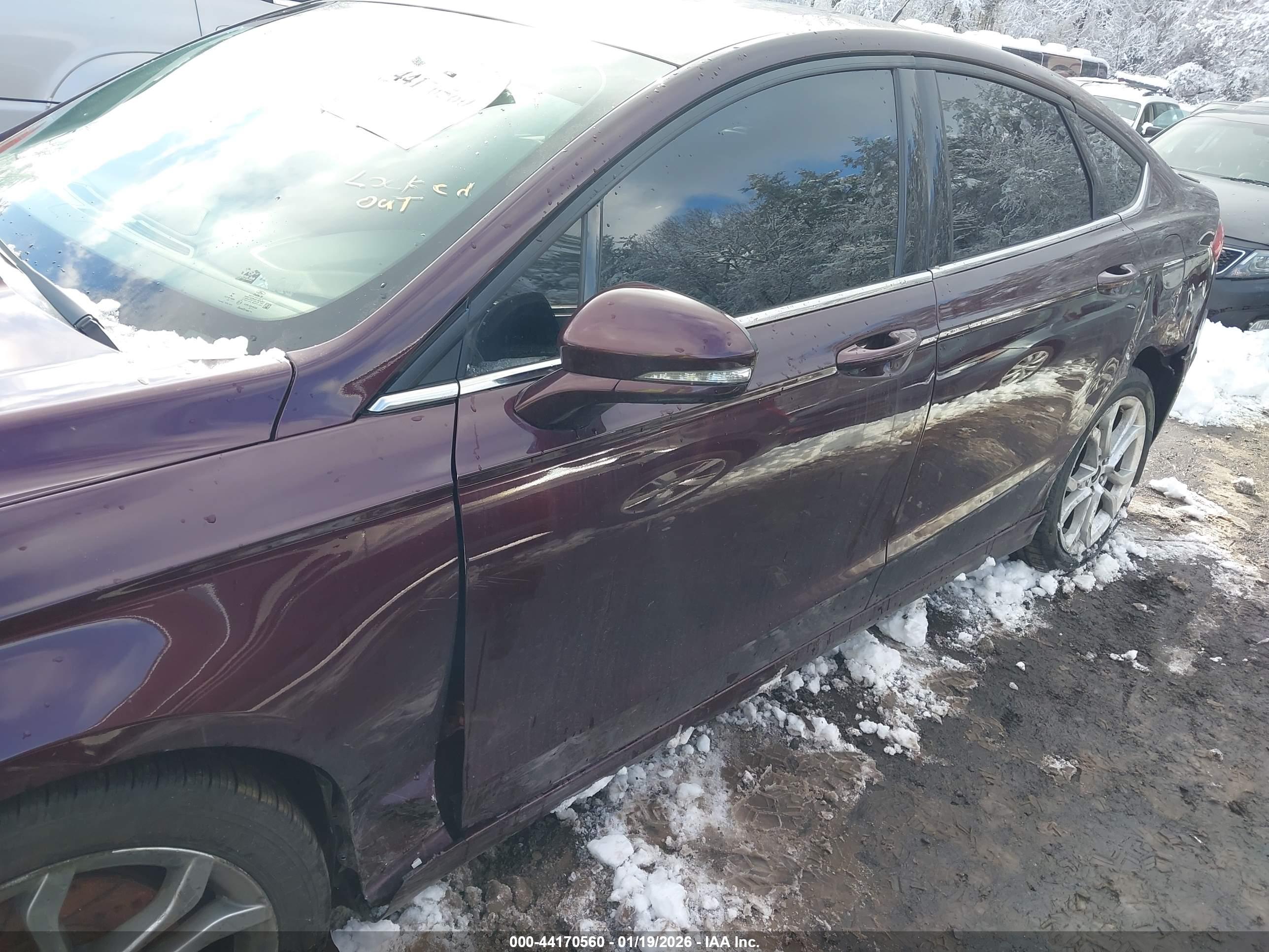 FORD FUSION image 6