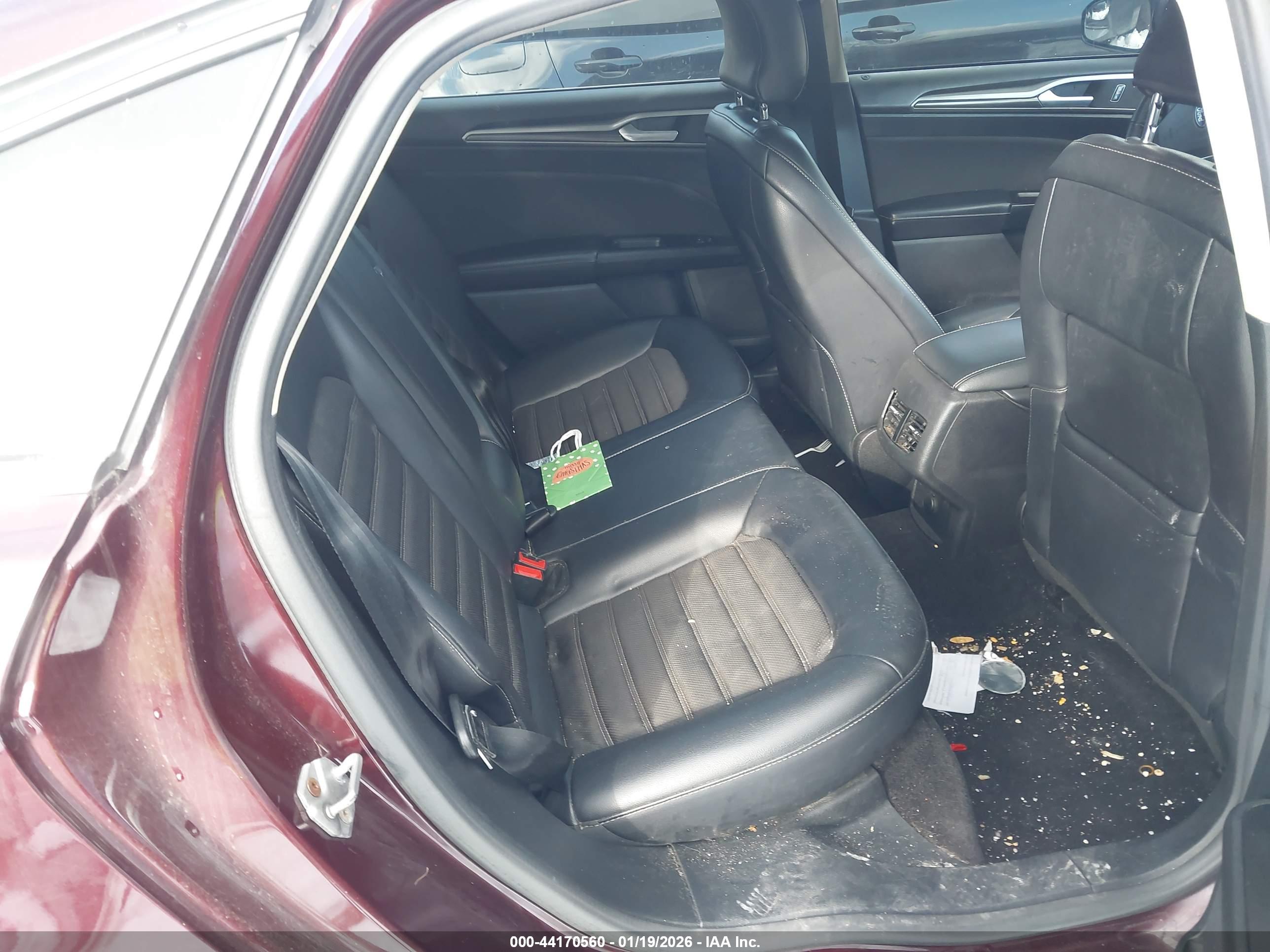 FORD FUSION image 8