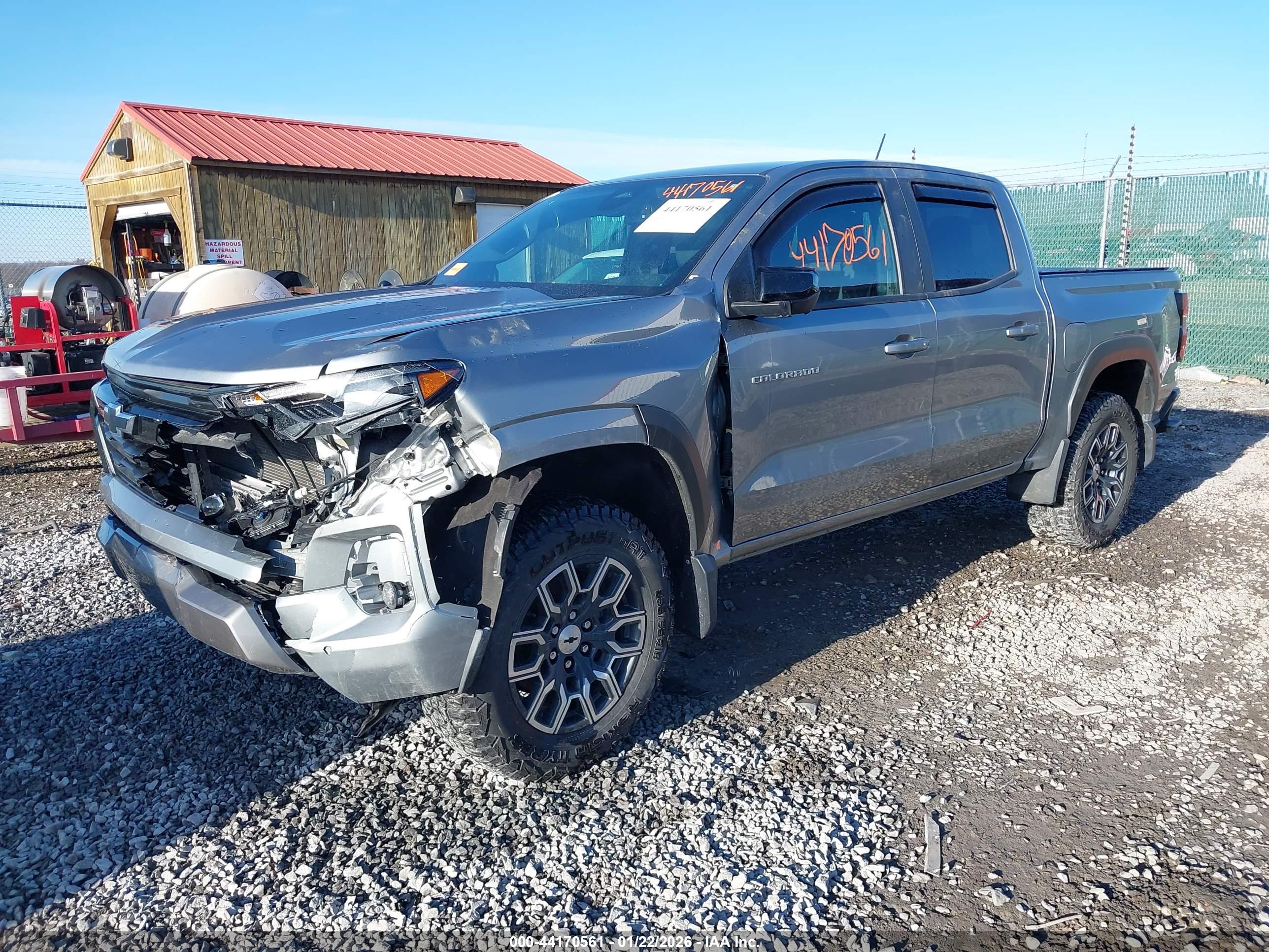 CHEVROLET COLORADO image 2