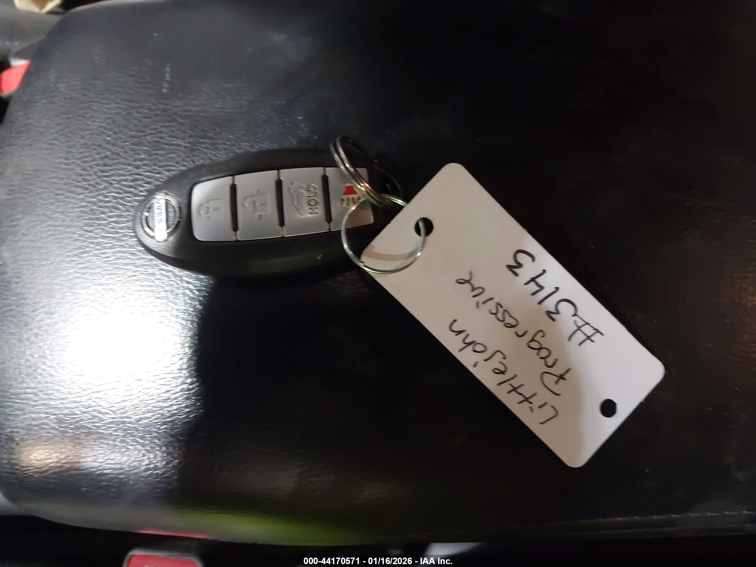 NISSAN ROGUE image 11