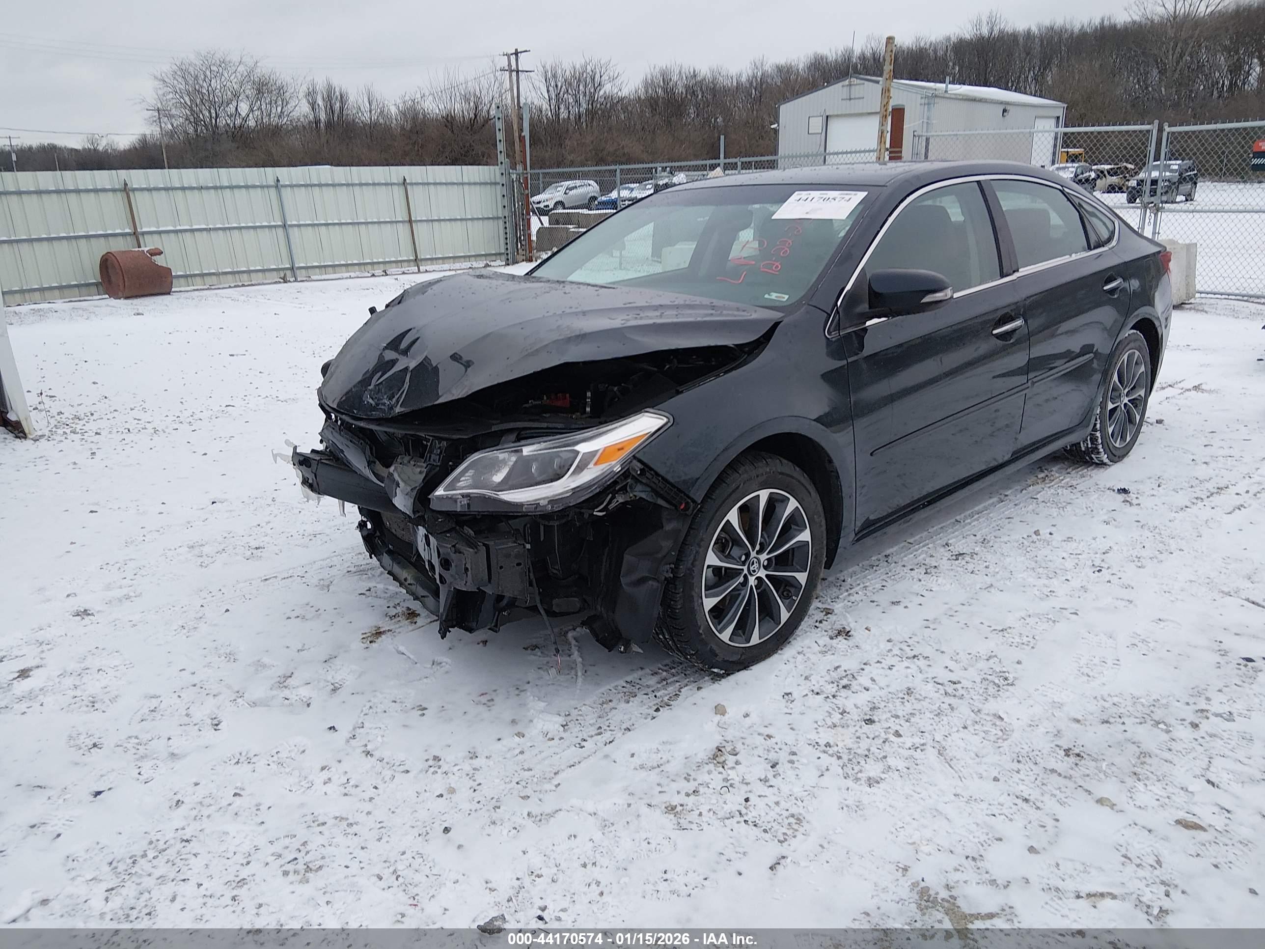 TOYOTA AVALON image 2
