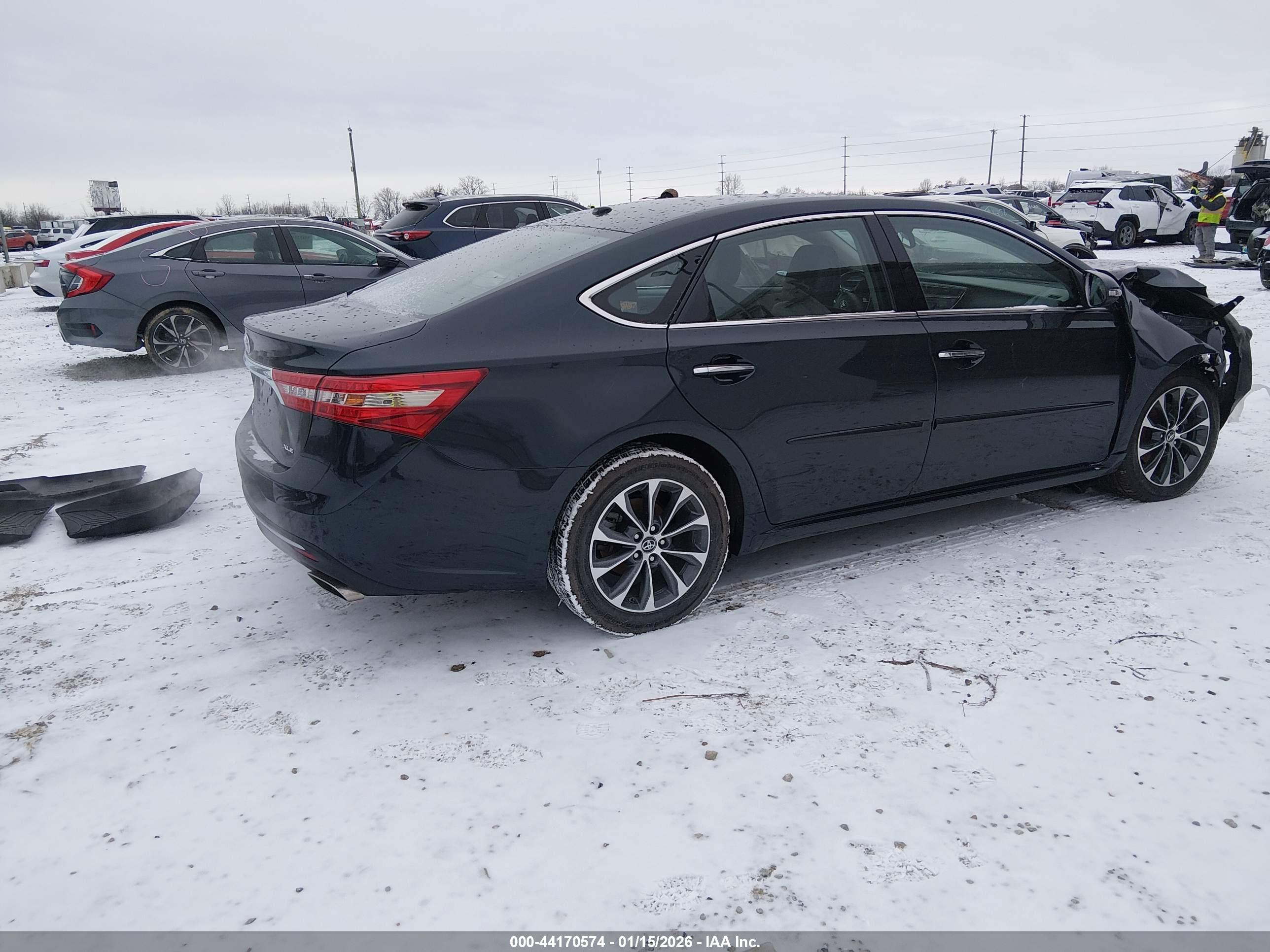 TOYOTA AVALON image 4